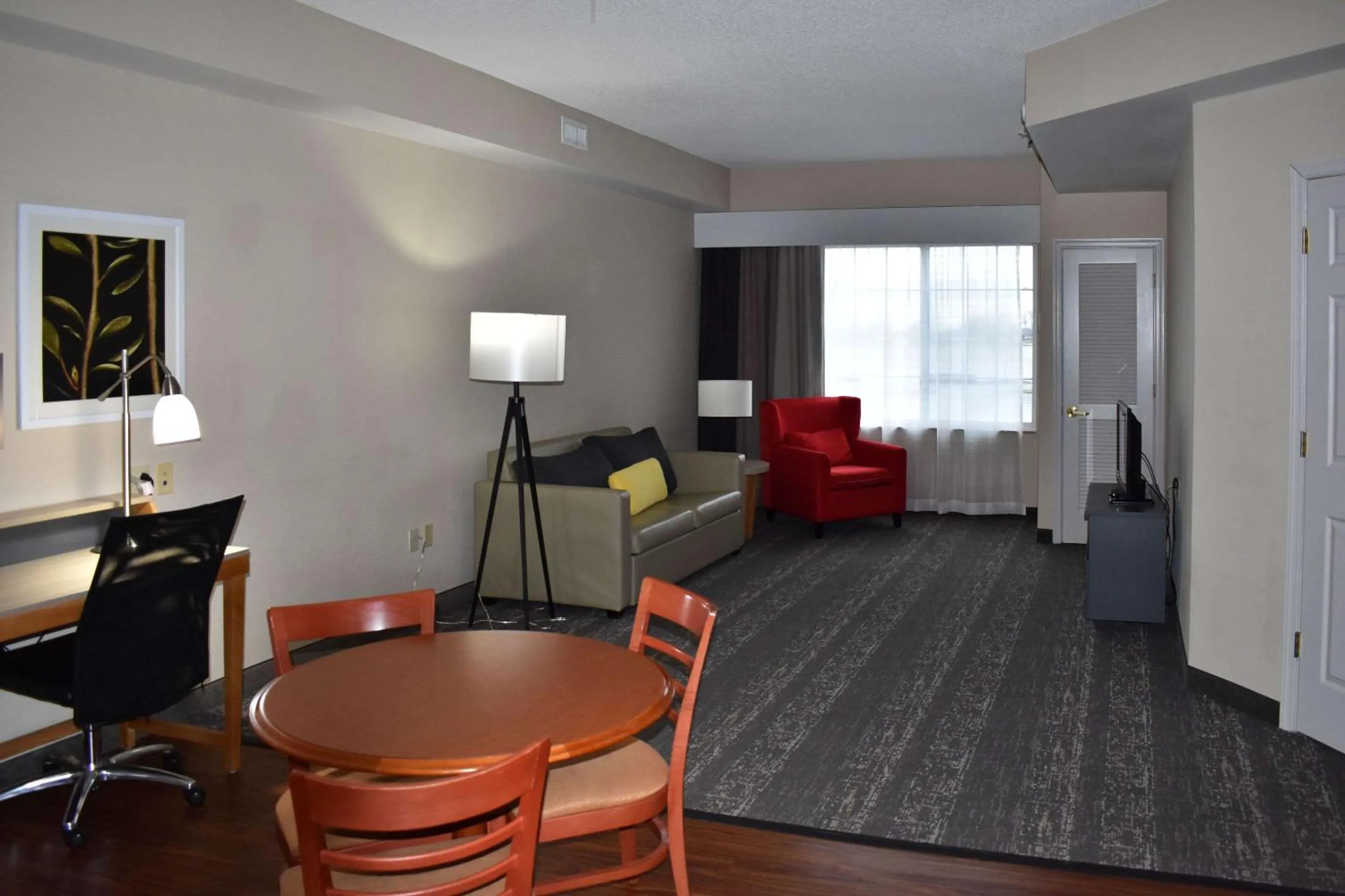 Bedroom in Country Inn & Suites by Radisson, Hagerstown, MD