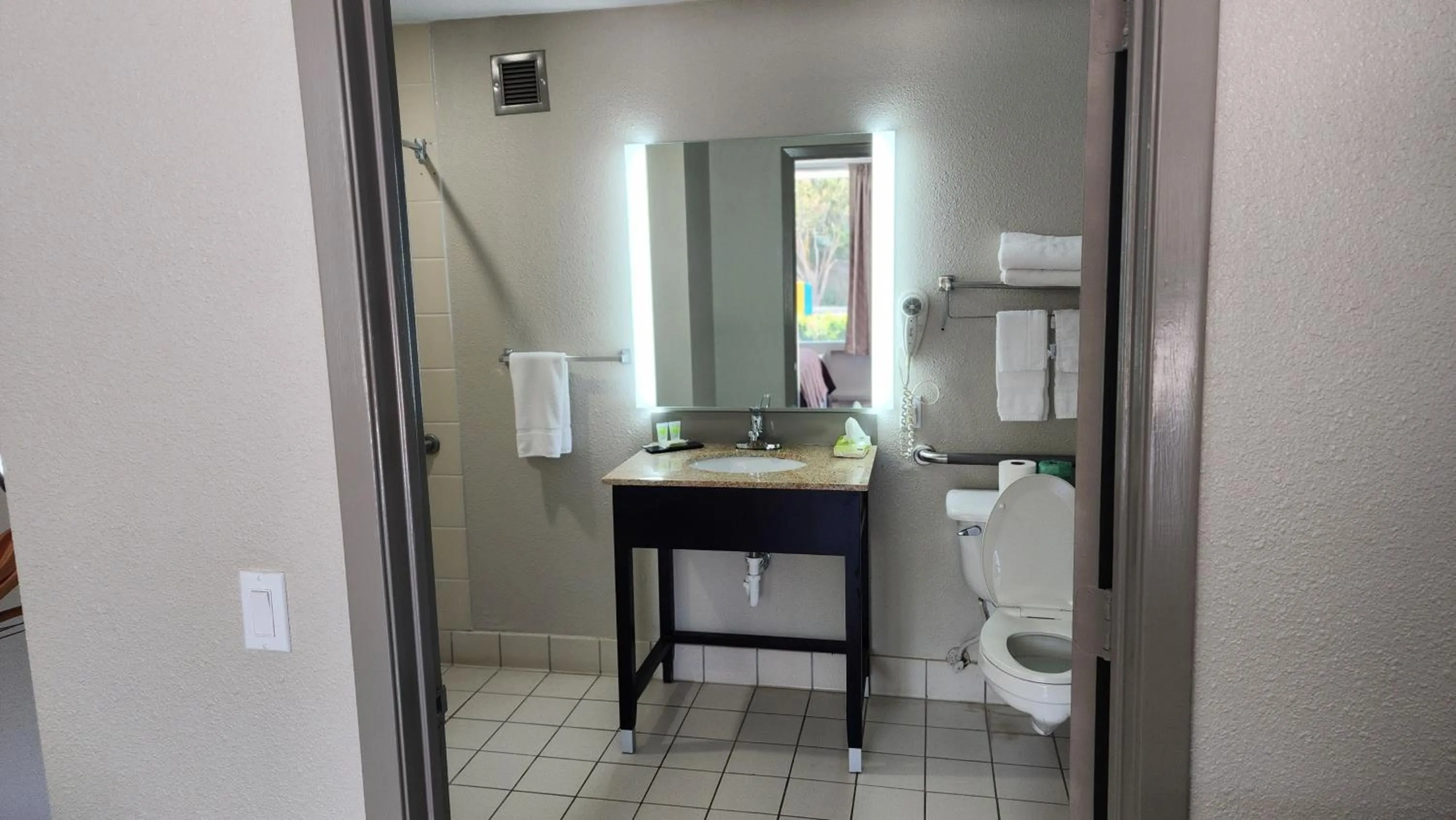 Bathroom in Days Inn by Wyndham Seguin TX