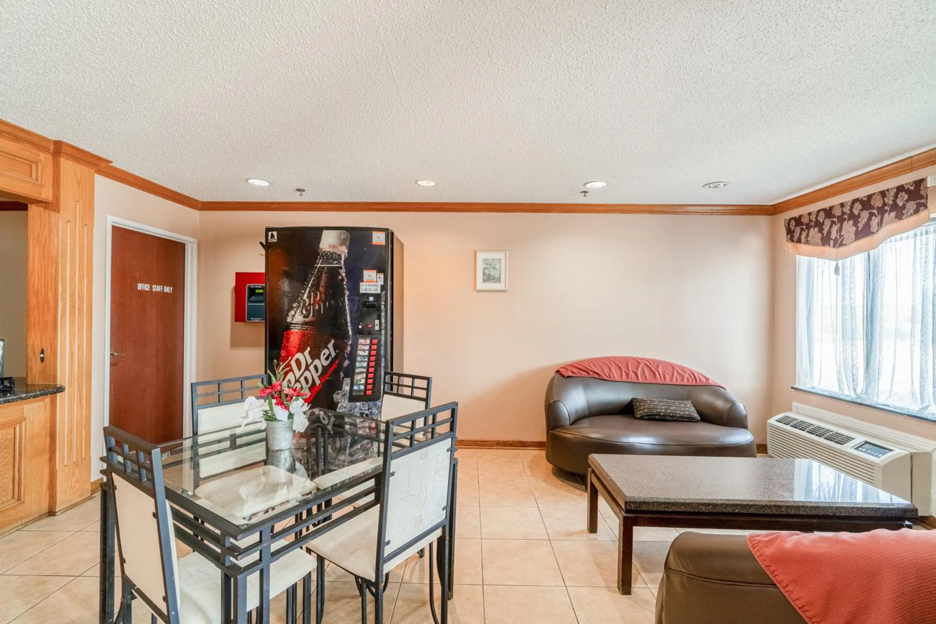 Lobby or reception in Capital O Fairway Inn - Baytown La Porte TX