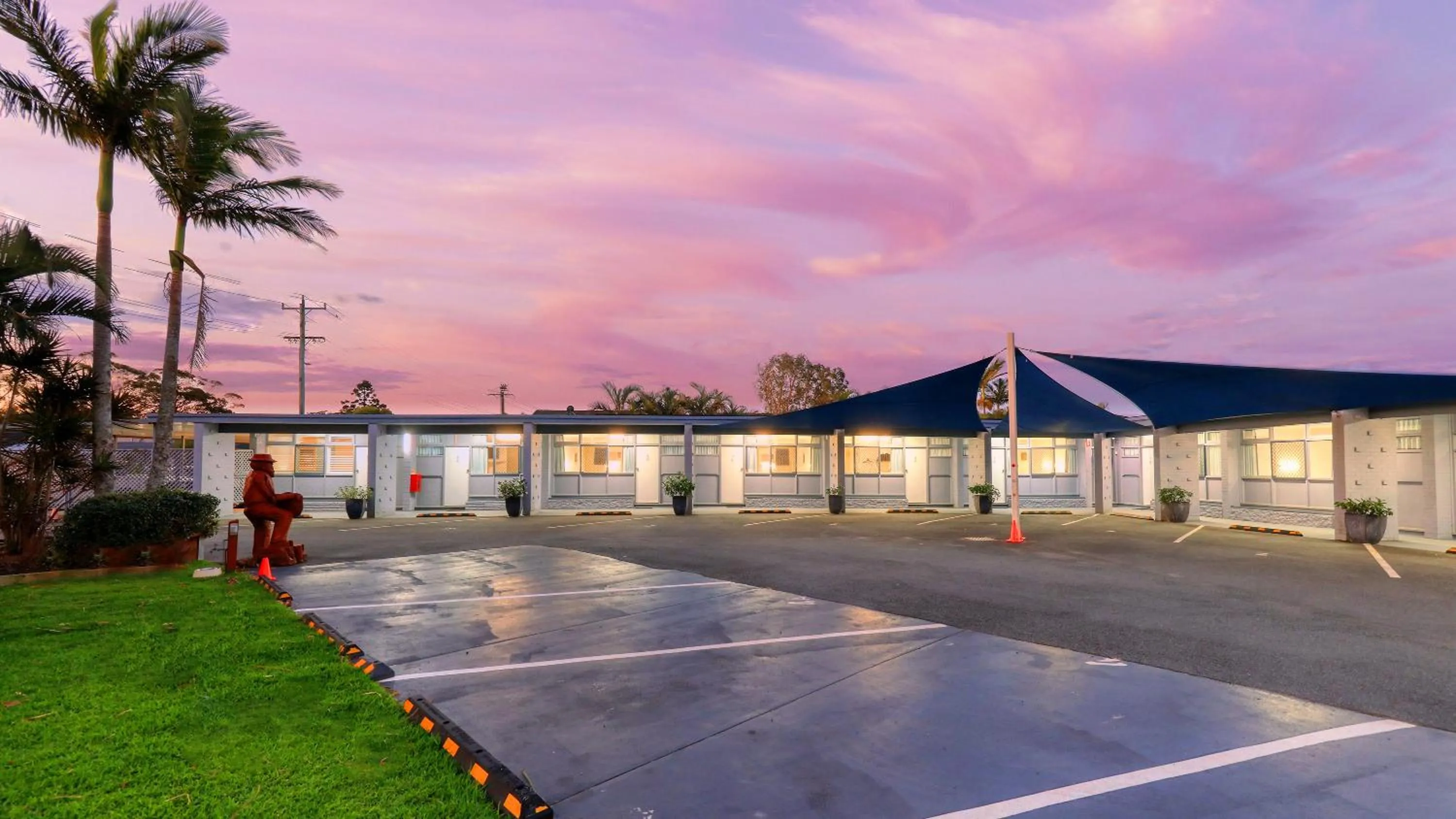 Parking in Almare Tourist Motel