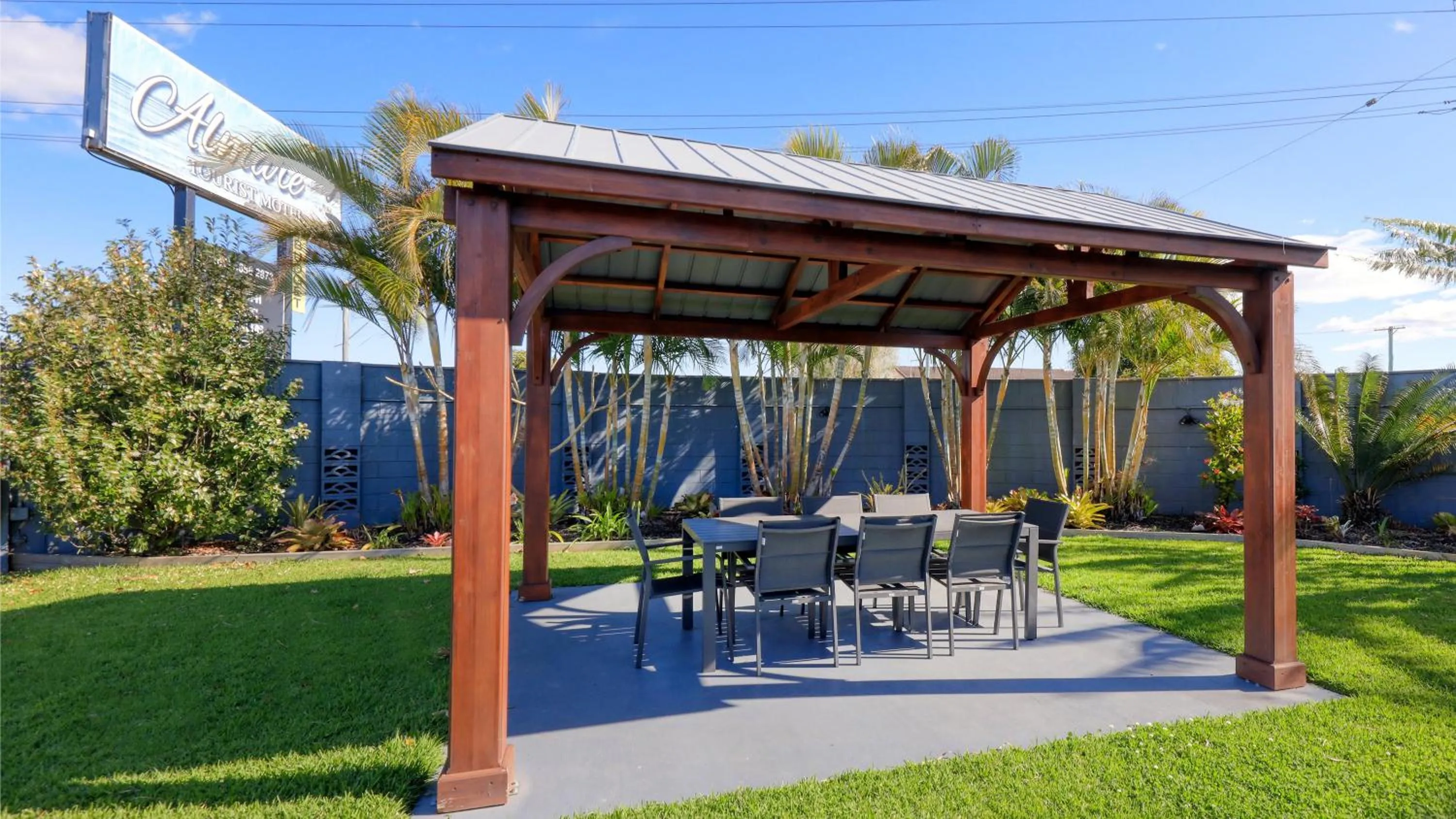 Logo/Certificate/Sign in Almare Tourist Motel