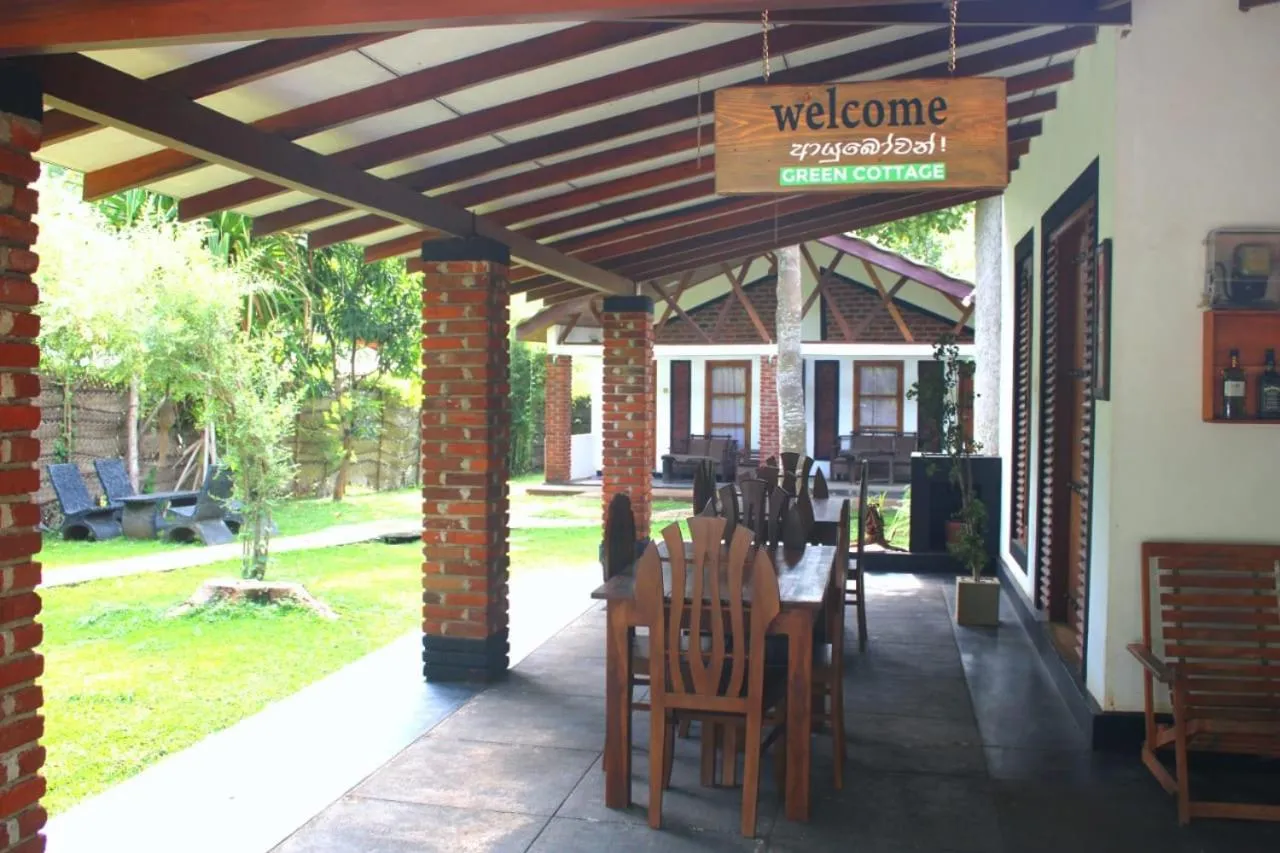 Restaurant/places to eat in Green Cottage