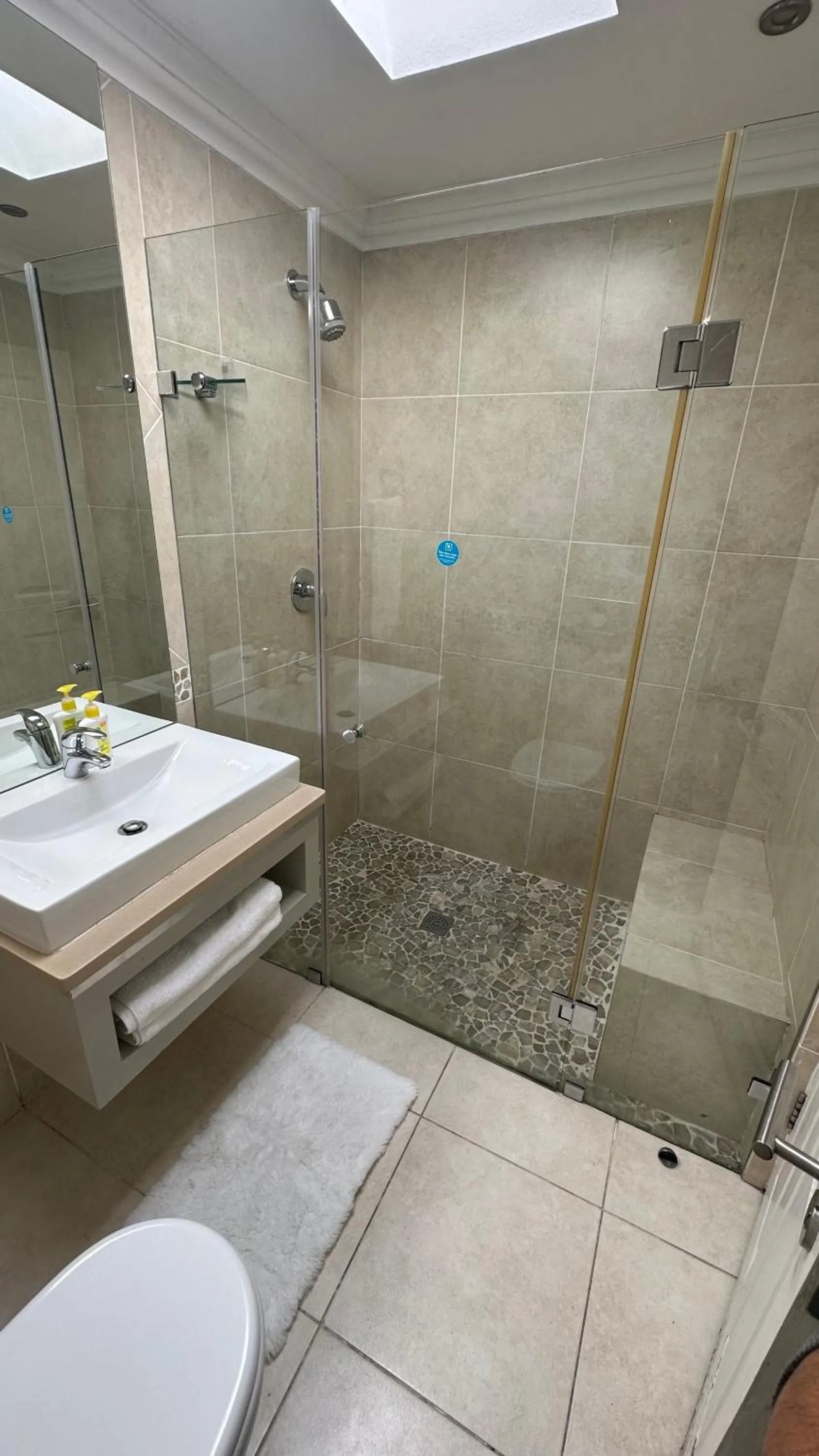 Toilet in Oceansnest Guest House