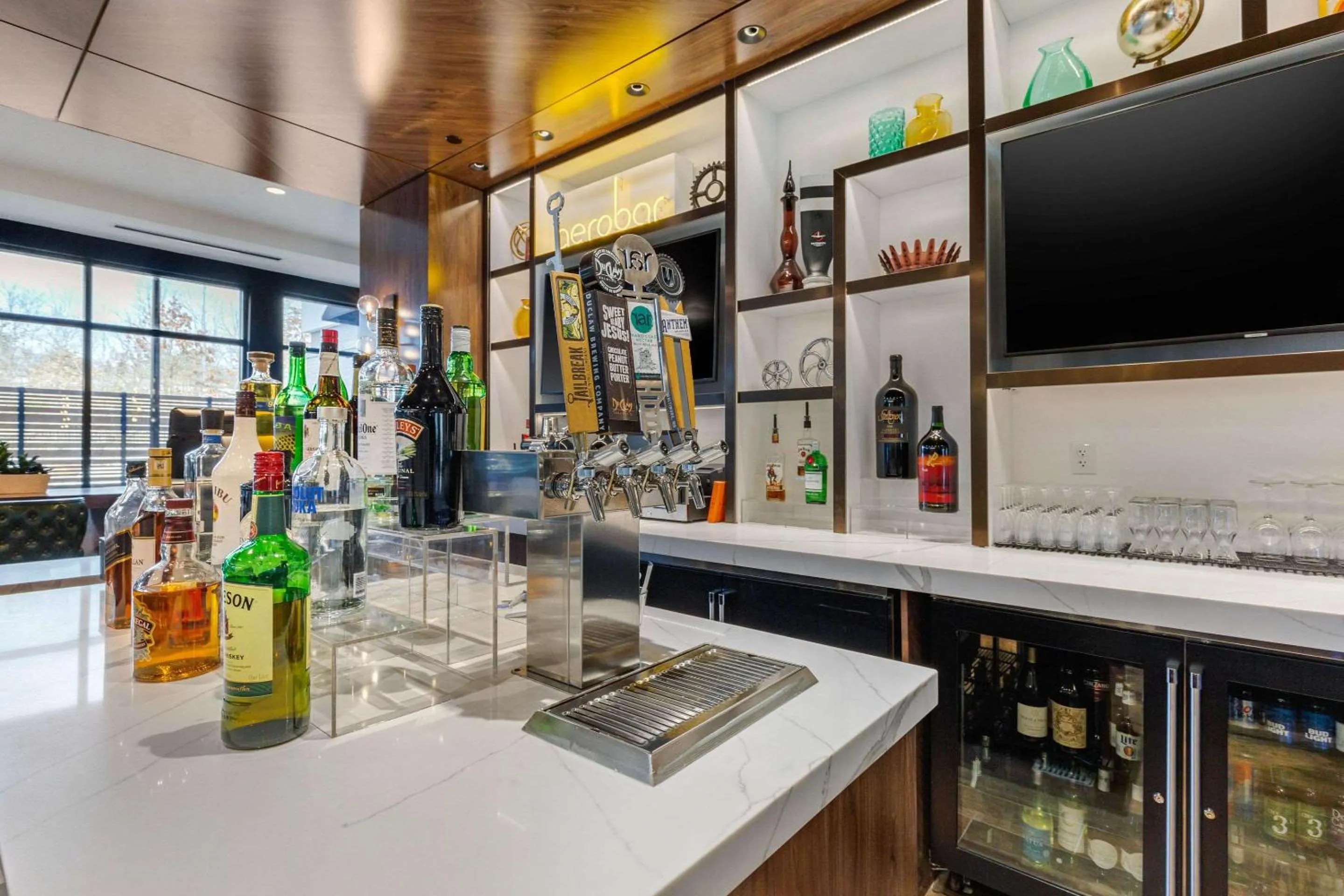 Restaurant/places to eat in Cambria Hotel - Arundel Mills BWI Airport