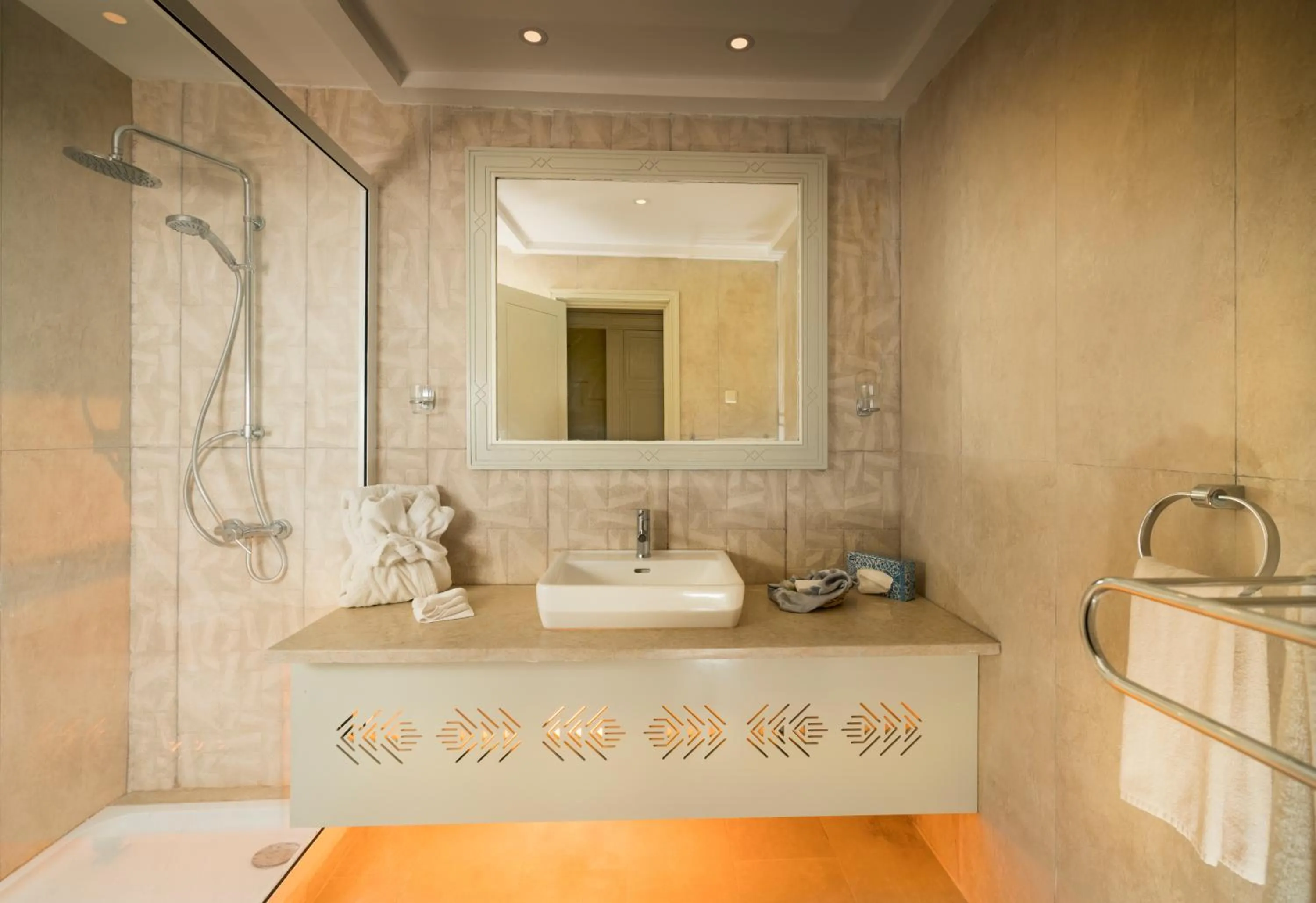 Bathroom in Palm Beach Palace Tozeur