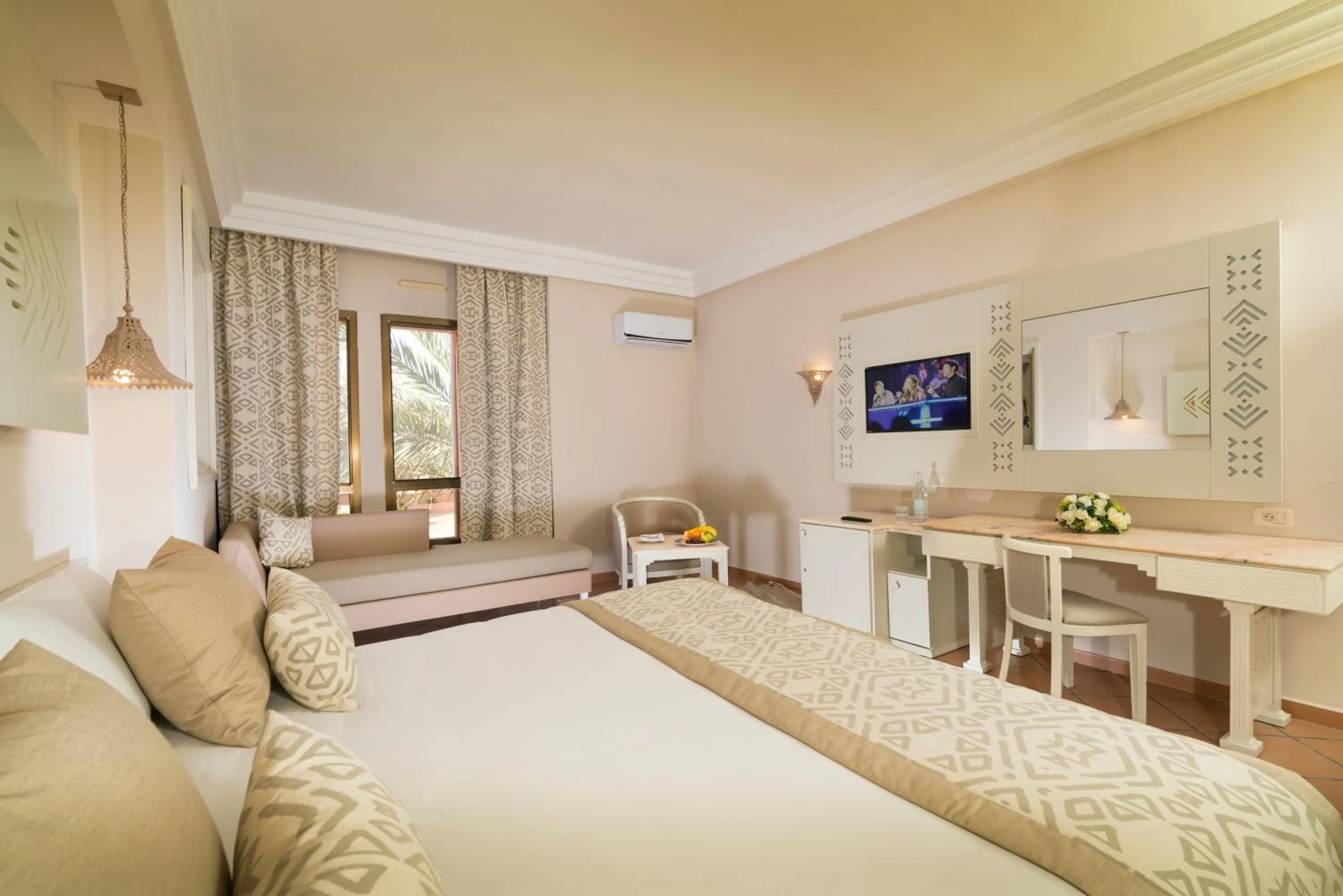 Bed in Palm Beach Palace Tozeur