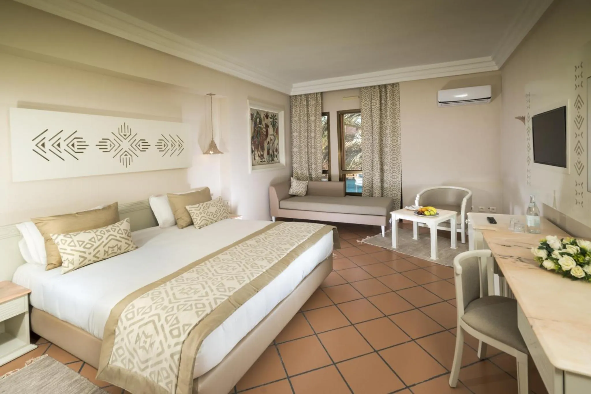 Bed in Palm Beach Palace Tozeur