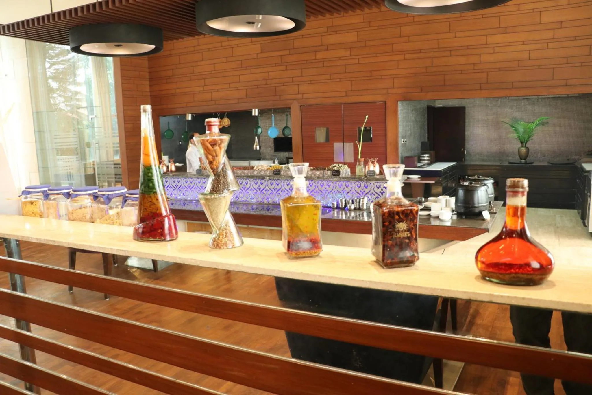 Restaurant/places to eat in Holiday Inn Chandigarh Panchkula, an IHG Hotel