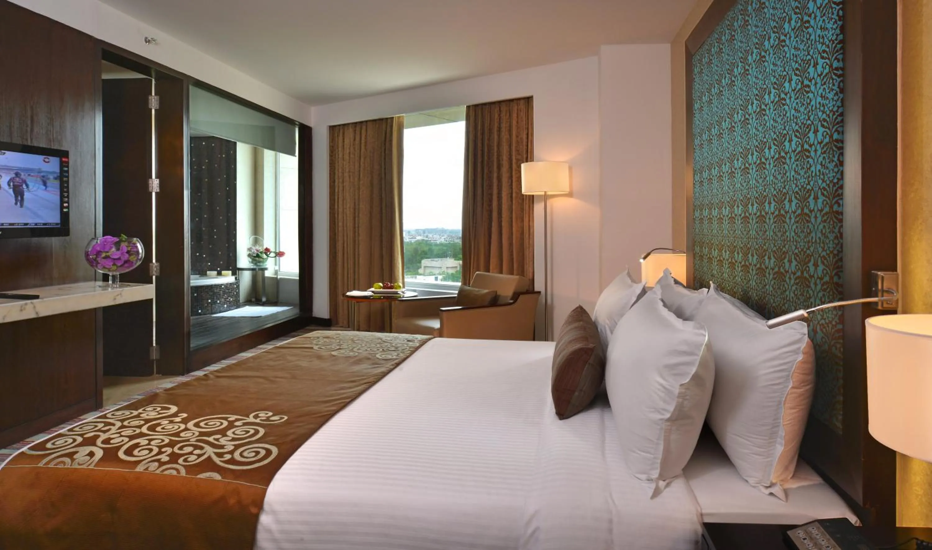 Photo of the whole room, Bed in Holiday Inn Chandigarh Panchkula, an IHG Hotel