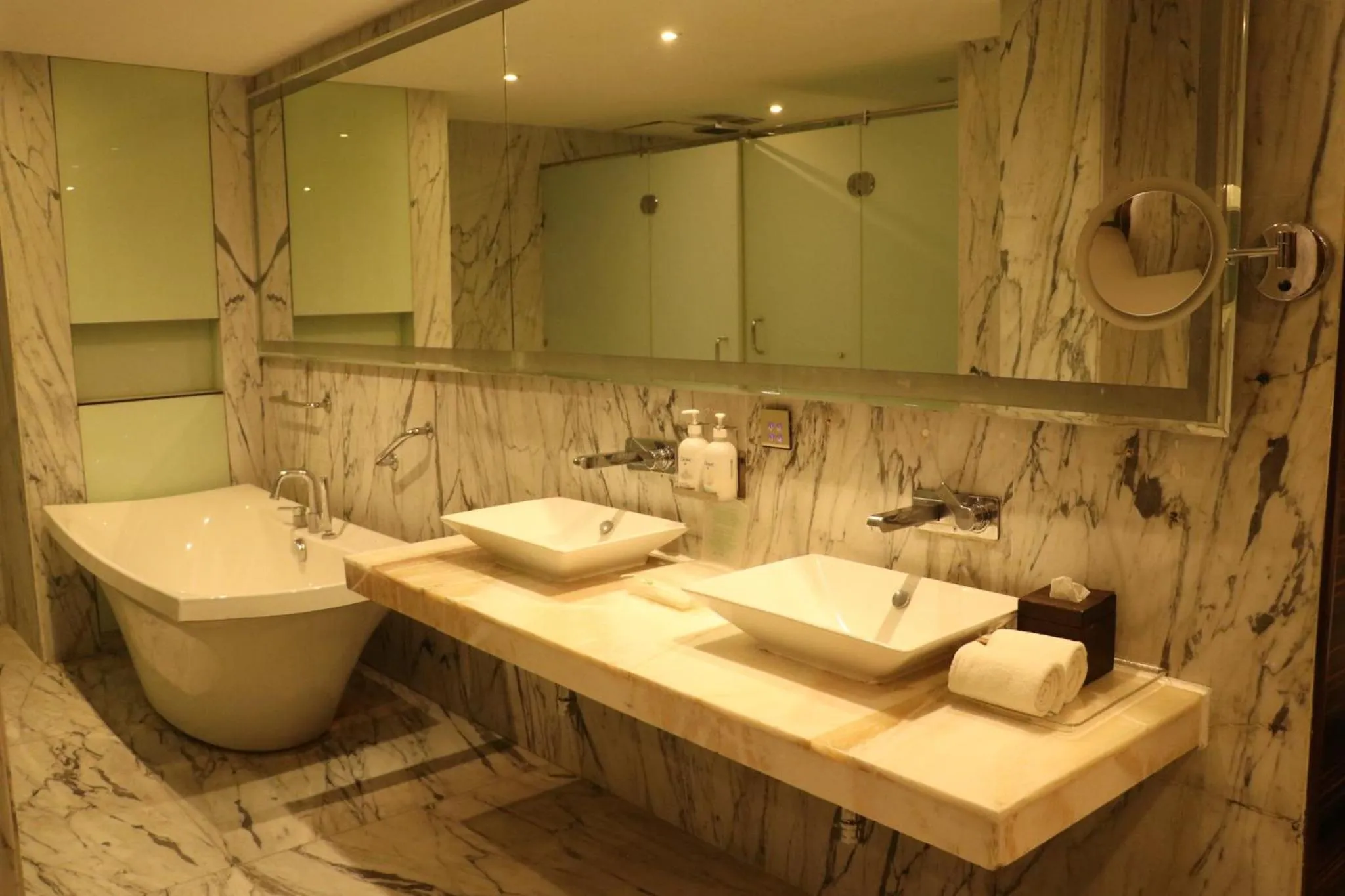 Photo of the whole room, Bathroom in Holiday Inn Chandigarh Panchkula, an IHG Hotel