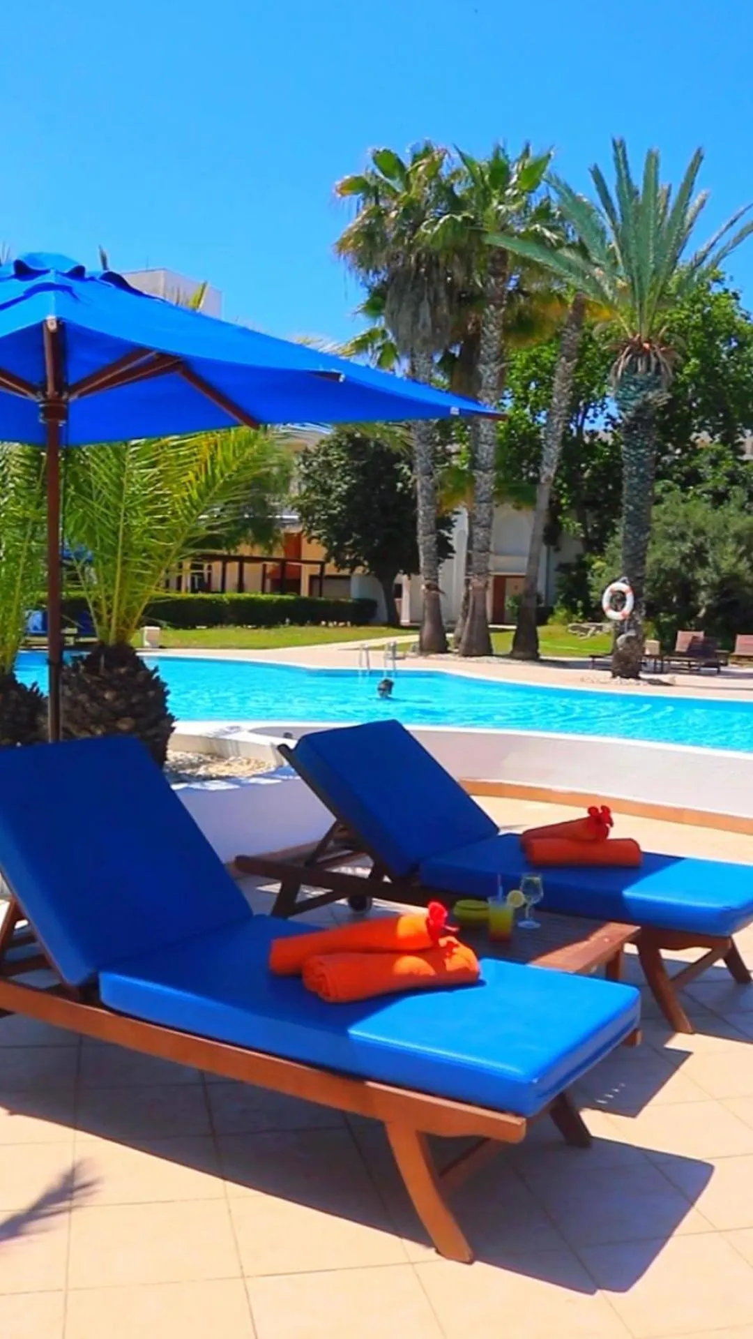 Swimming pool in Vincci Saphir Palace & Spa