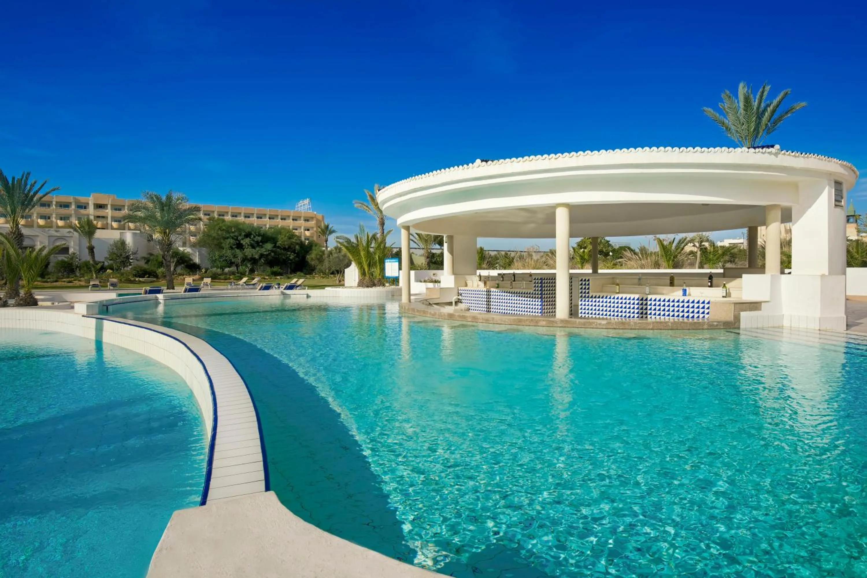 Swimming pool in Vincci Saphir Palace & Spa