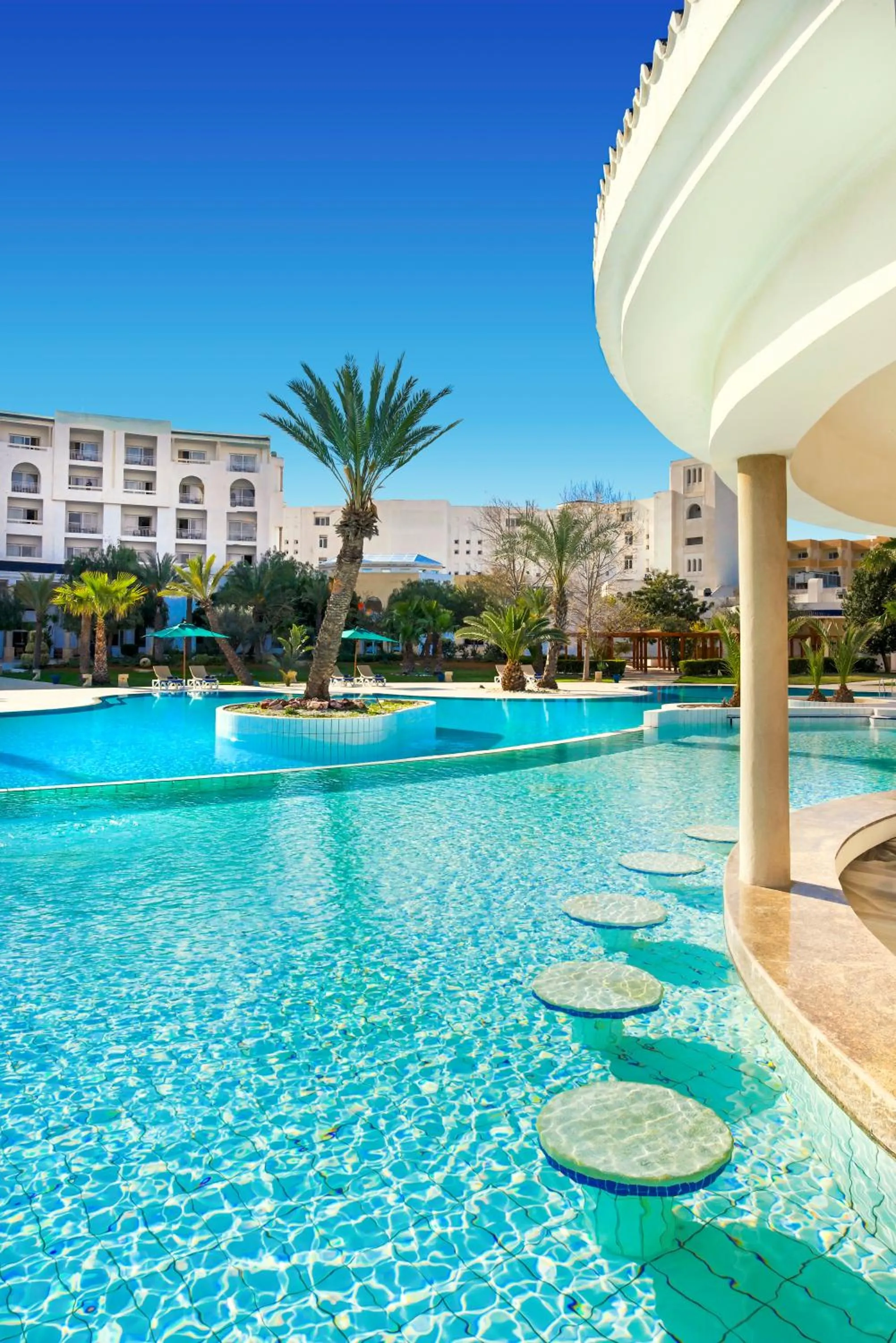 Swimming pool in Vincci Saphir Palace & Spa