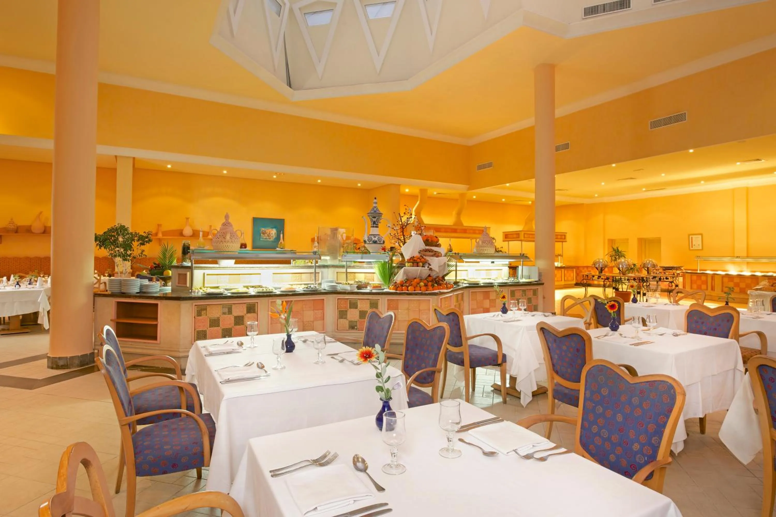 Restaurant/places to eat in Vincci Saphir Palace & Spa