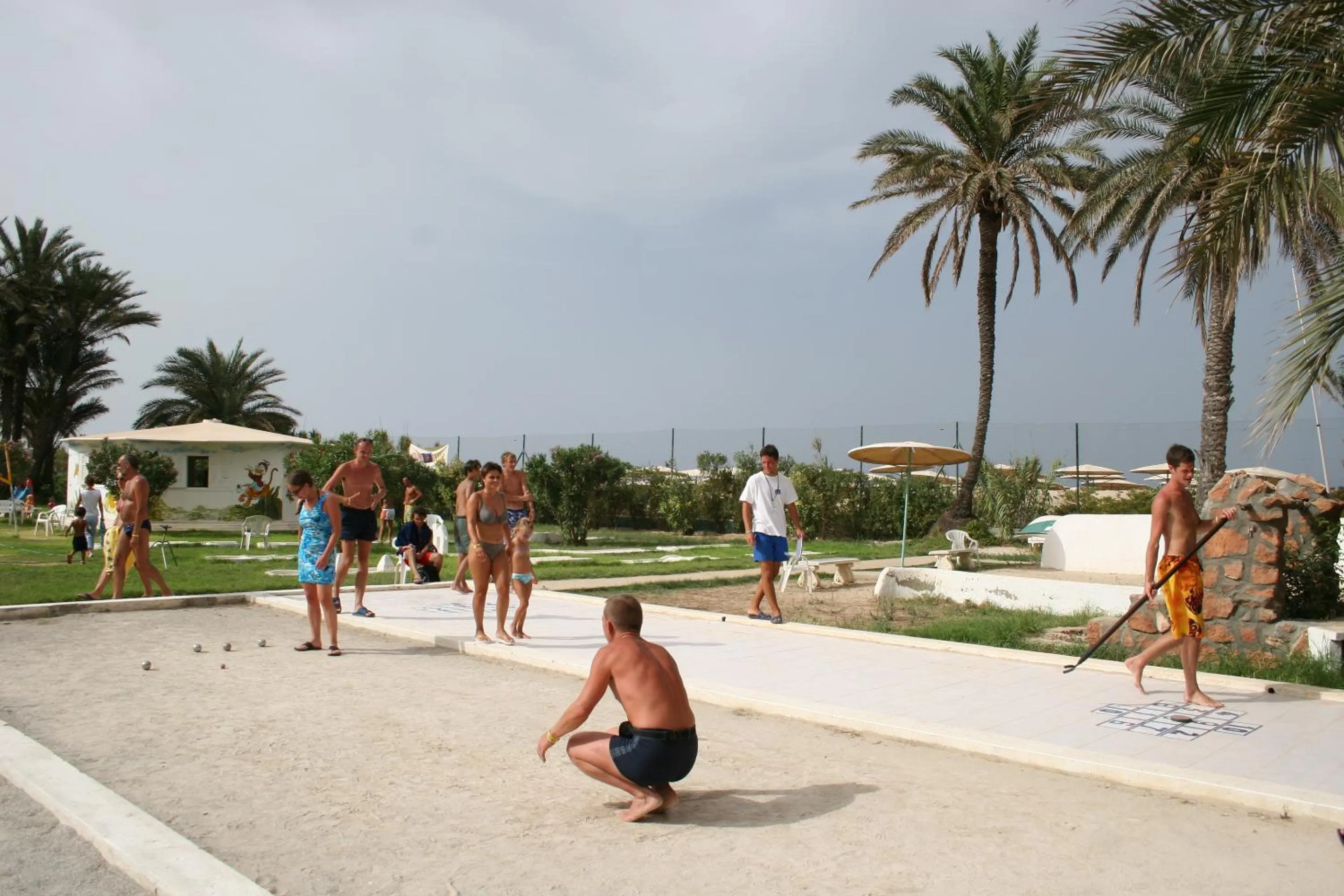 Bowling in El Mouradi Skanes
