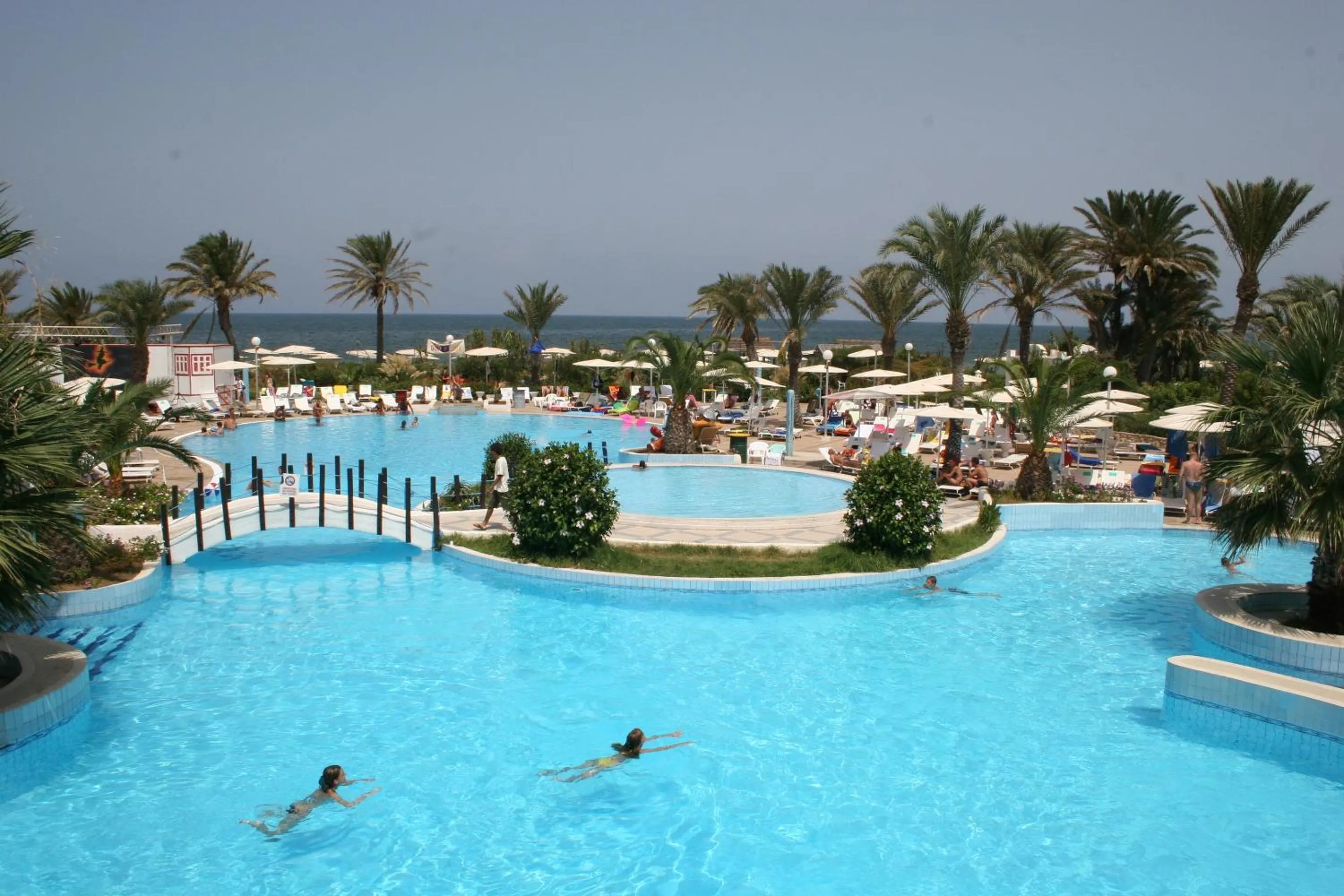Swimming pool in El Mouradi Skanes