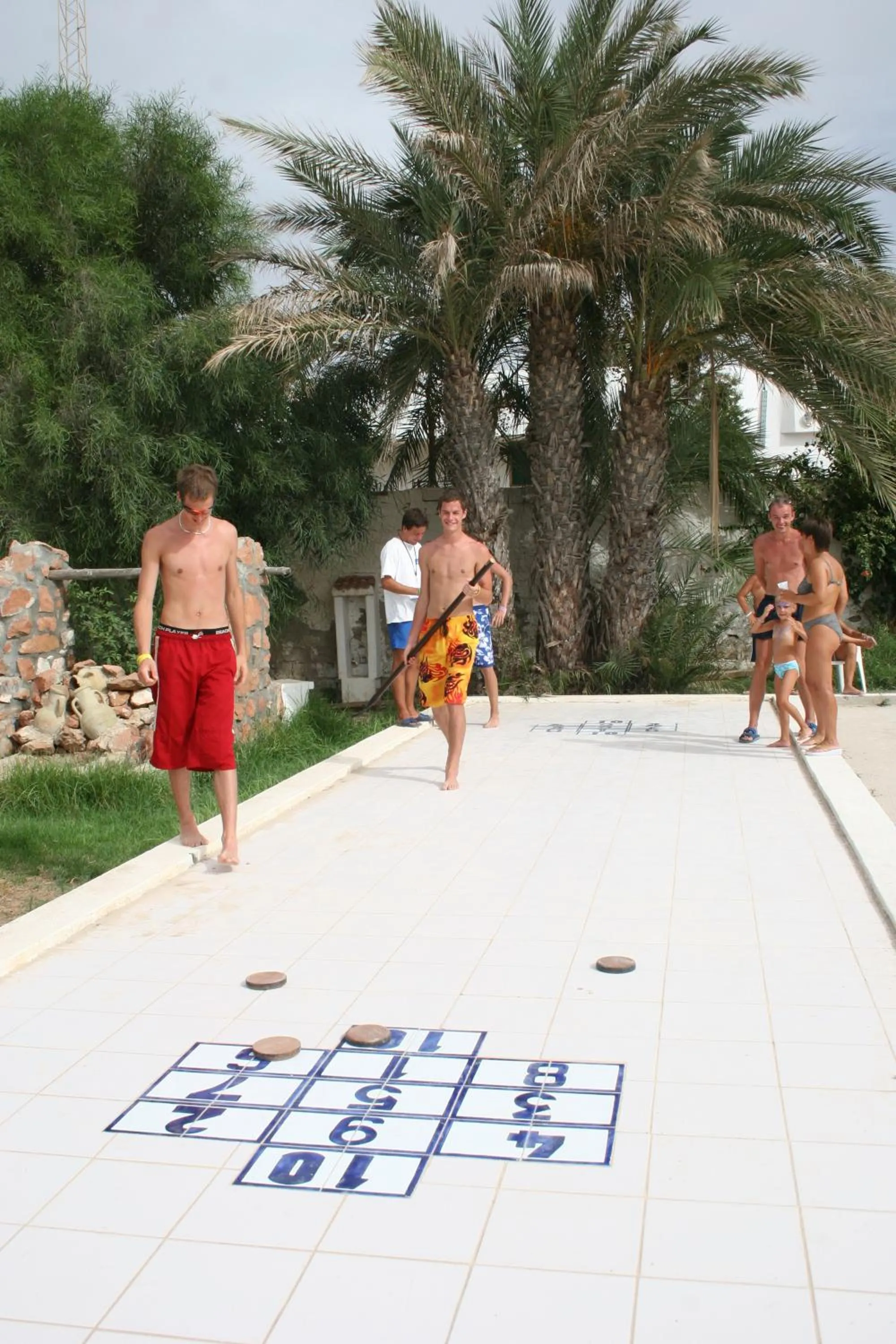 Entertainment in El Mouradi Skanes