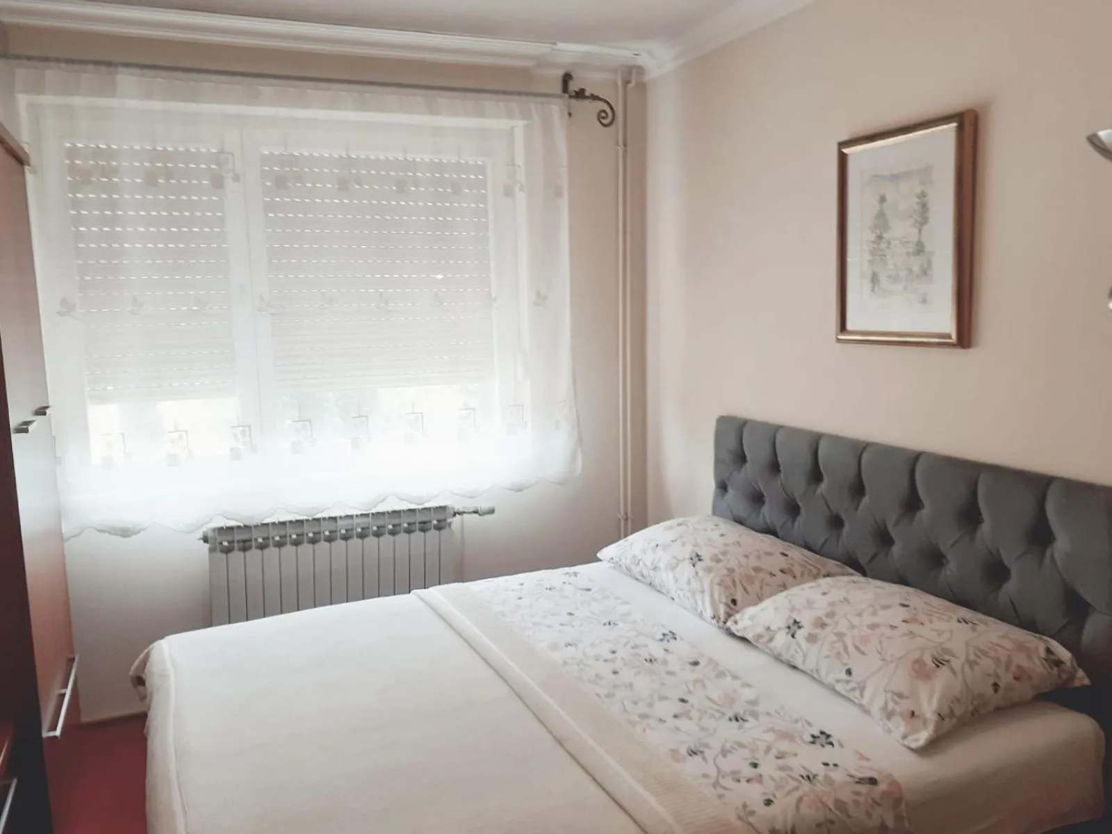 Bed in Spacious 80m2 Apartment in the Center