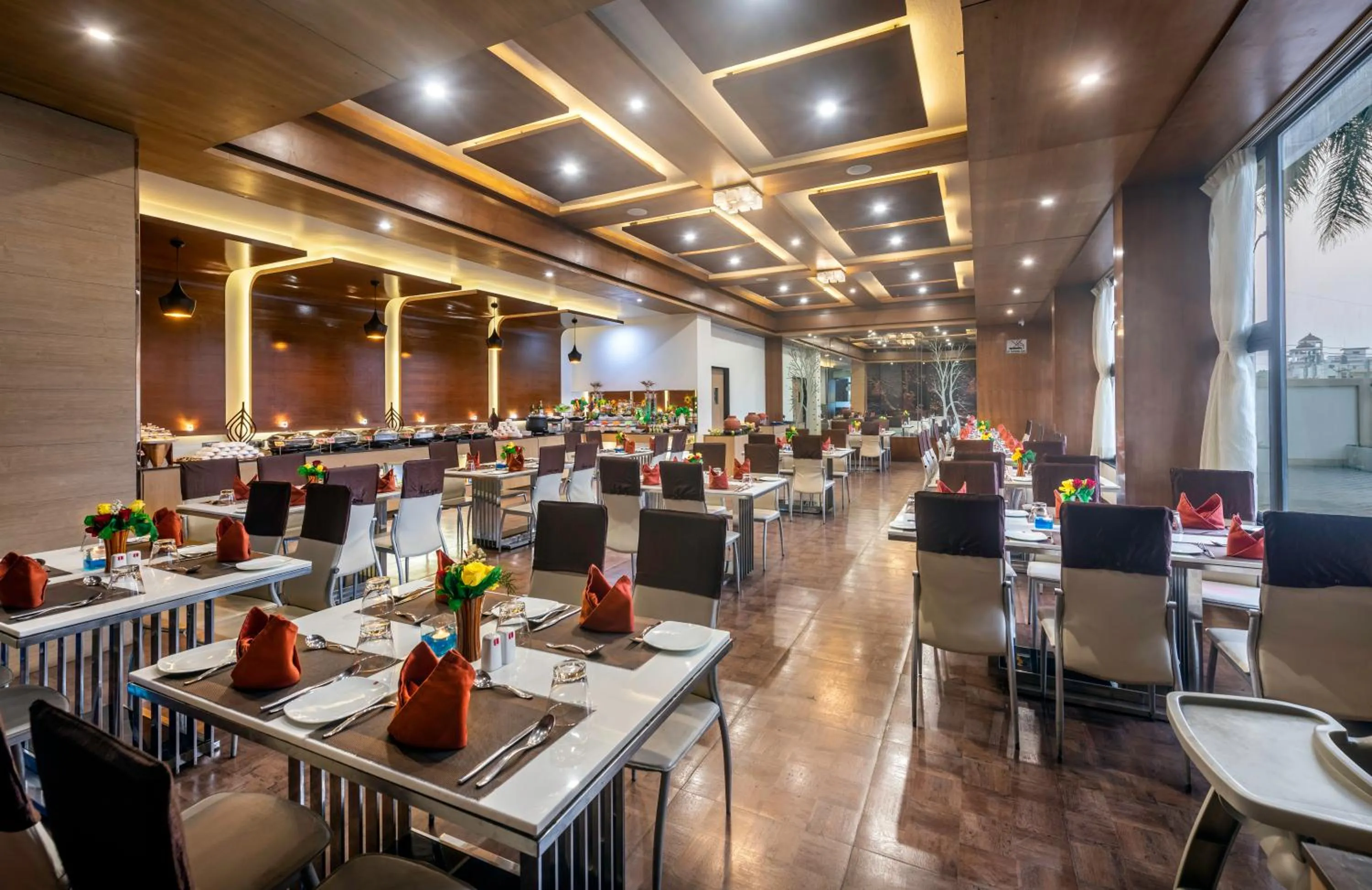 Restaurant/places to eat in Lords Inn Somnath