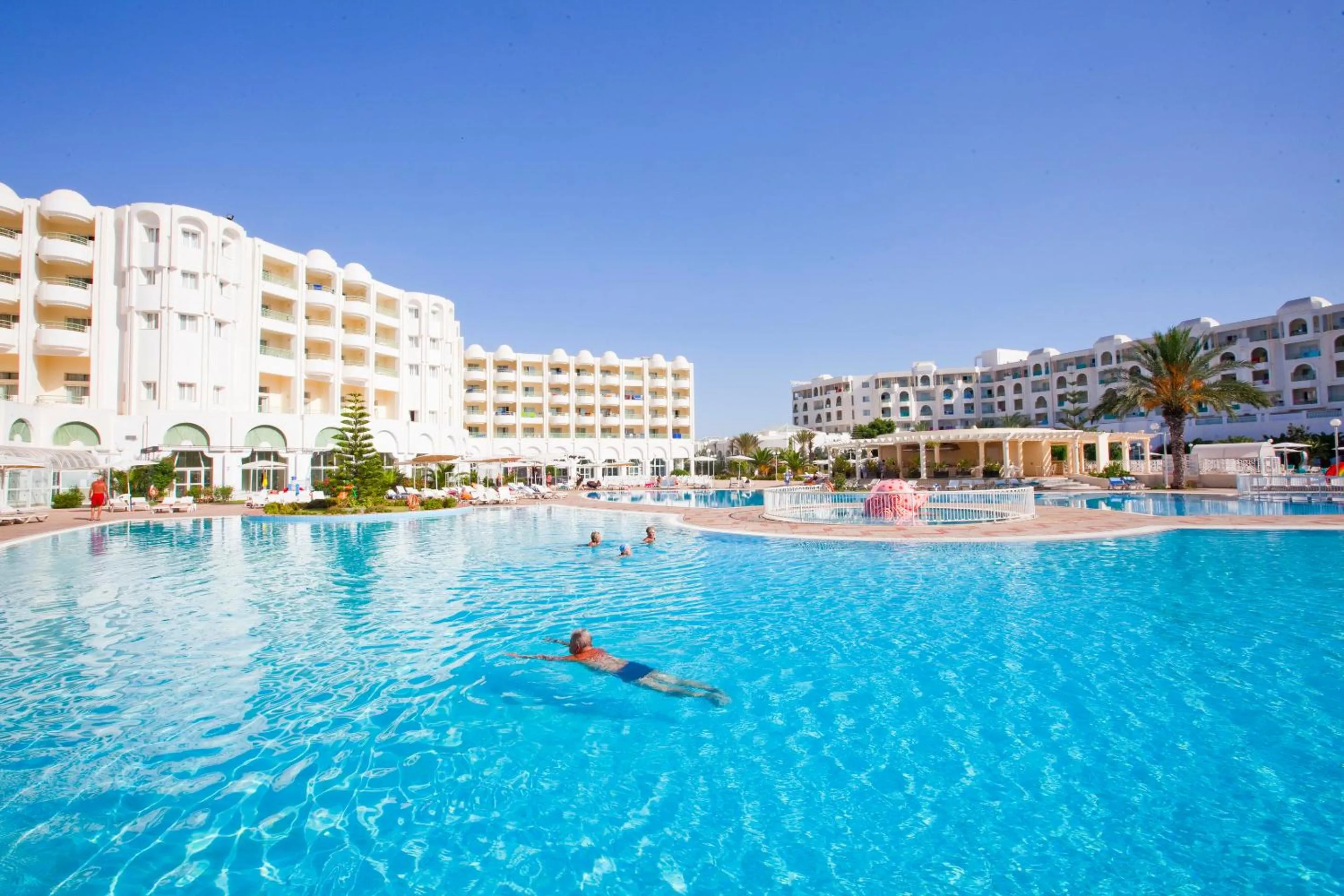 Swimming pool in El Mouradi El Menzah