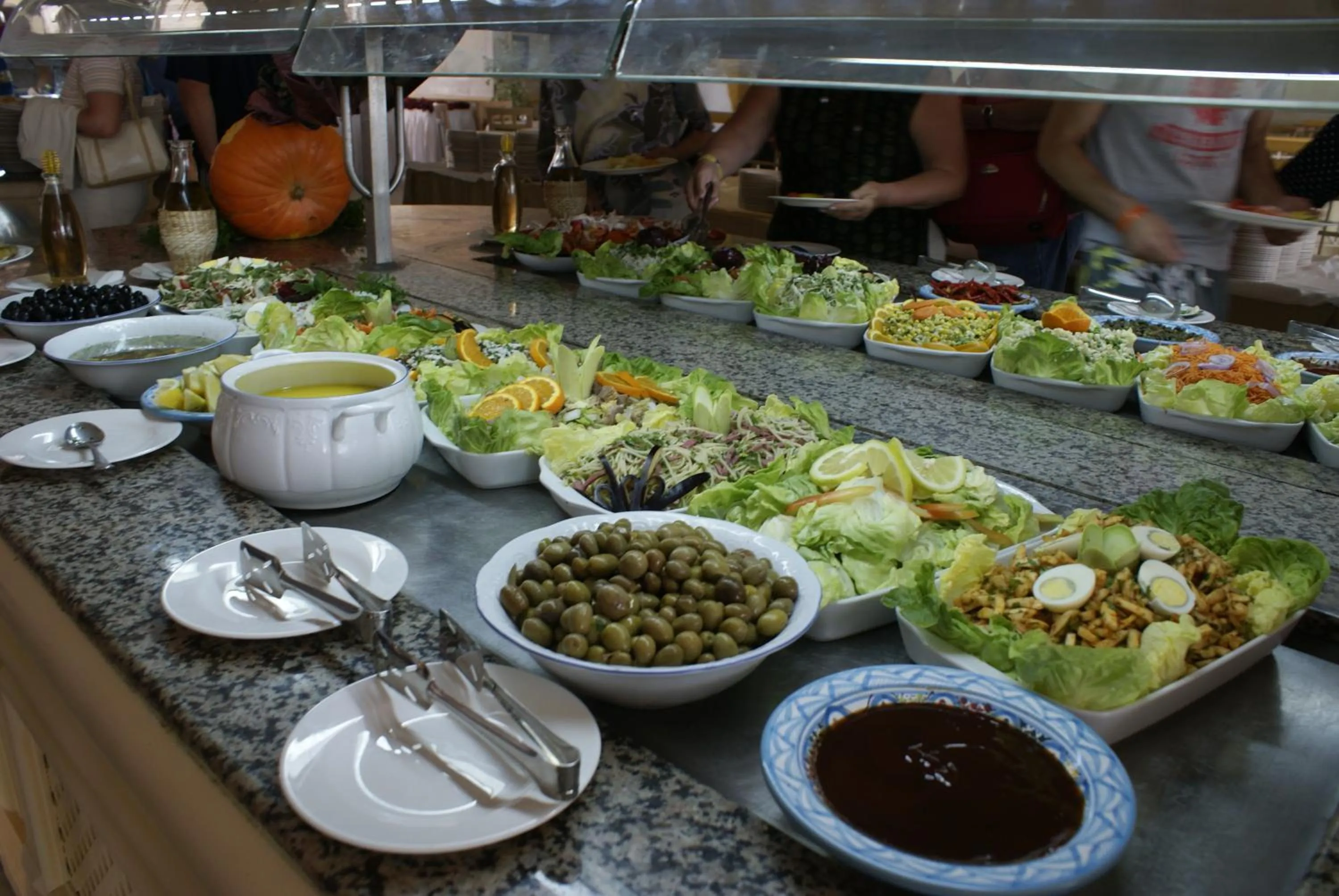 Restaurant/places to eat in El Mouradi El Menzah