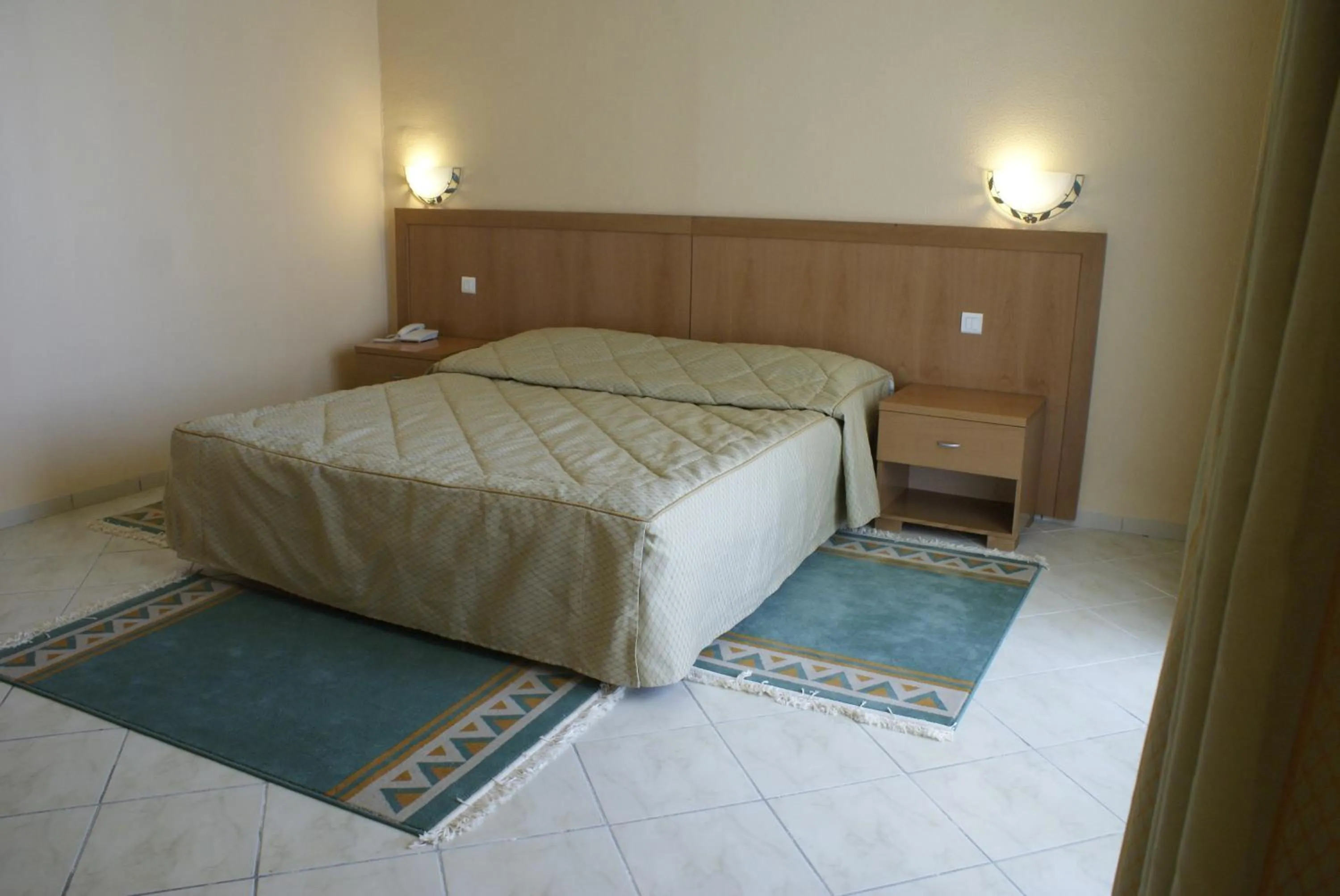 Bedroom, Bed in El Mouradi El Menzah