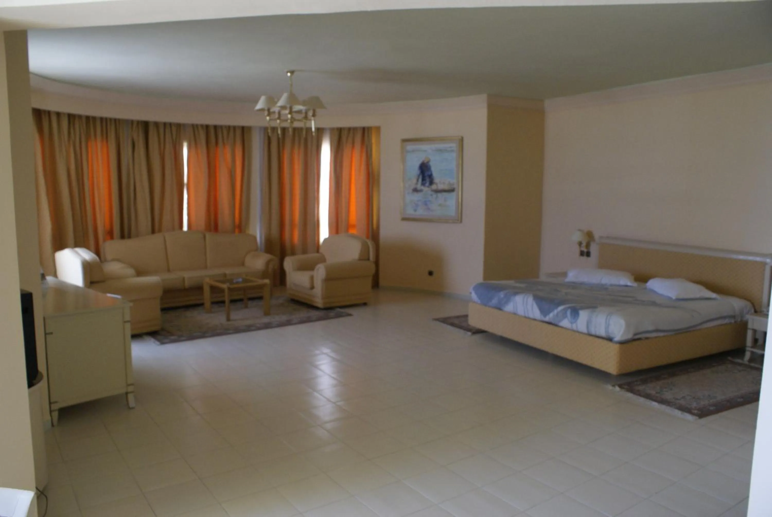 Bedroom, Bed in El Mouradi El Menzah