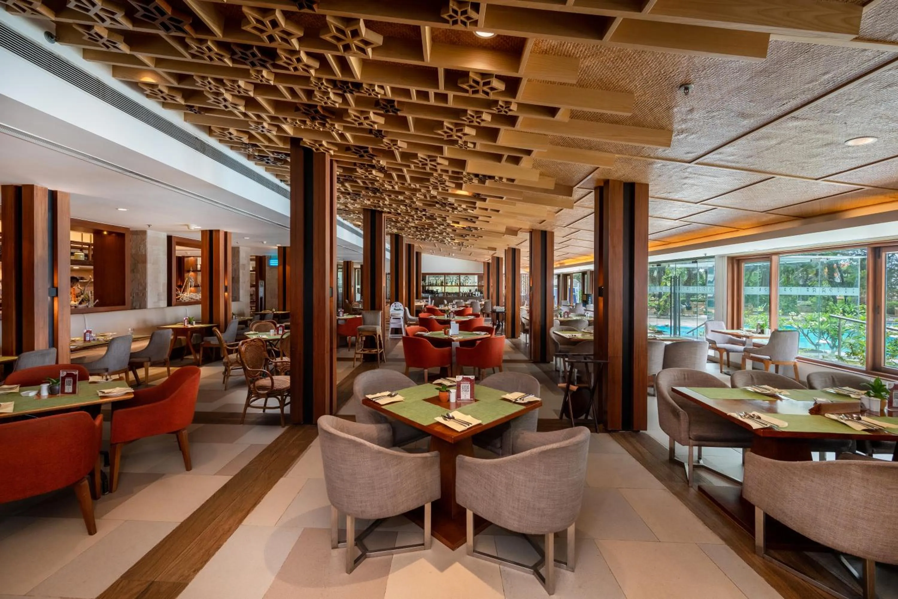 Restaurant/places to eat in The Resort