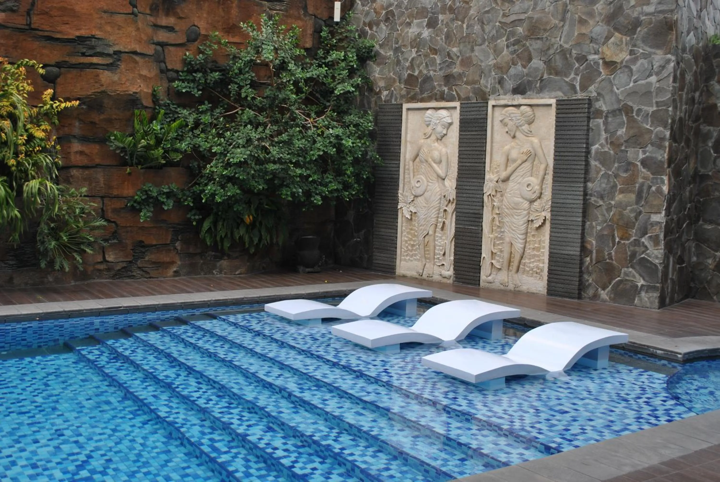 Swimming pool in Hotel Arjuna