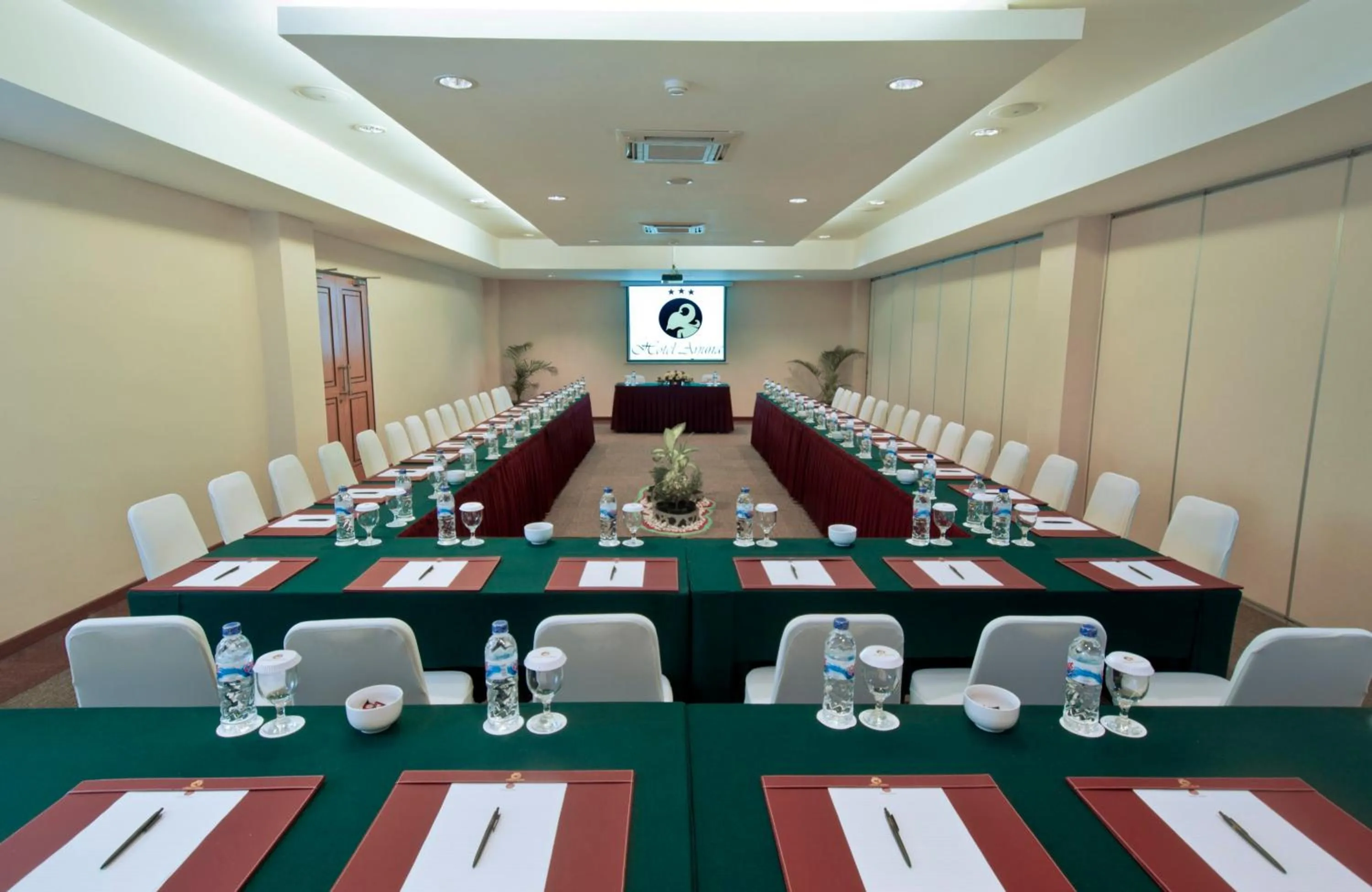 Business facilities in Hotel Arjuna