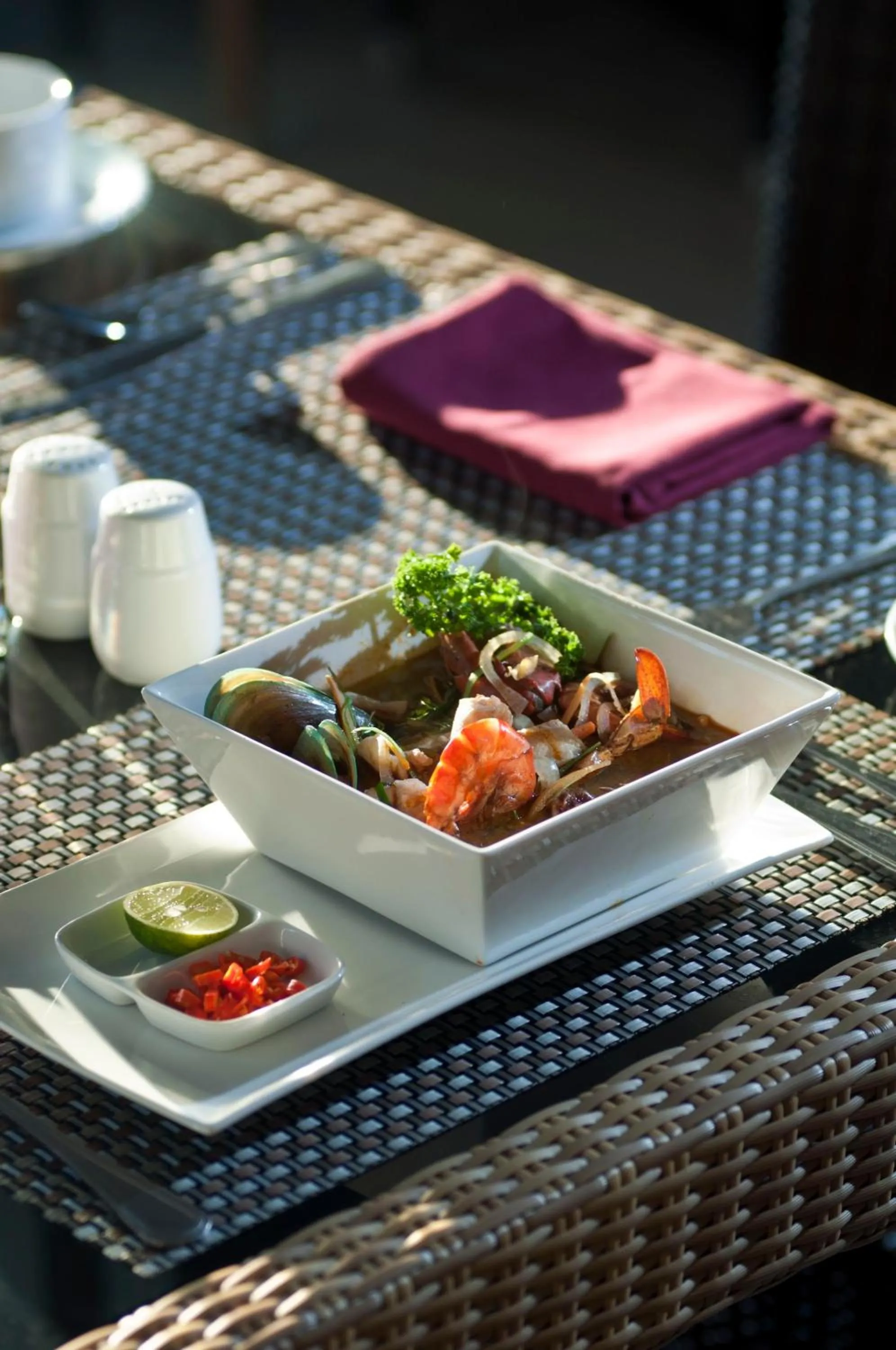 Restaurant/places to eat in Hotel Arjuna