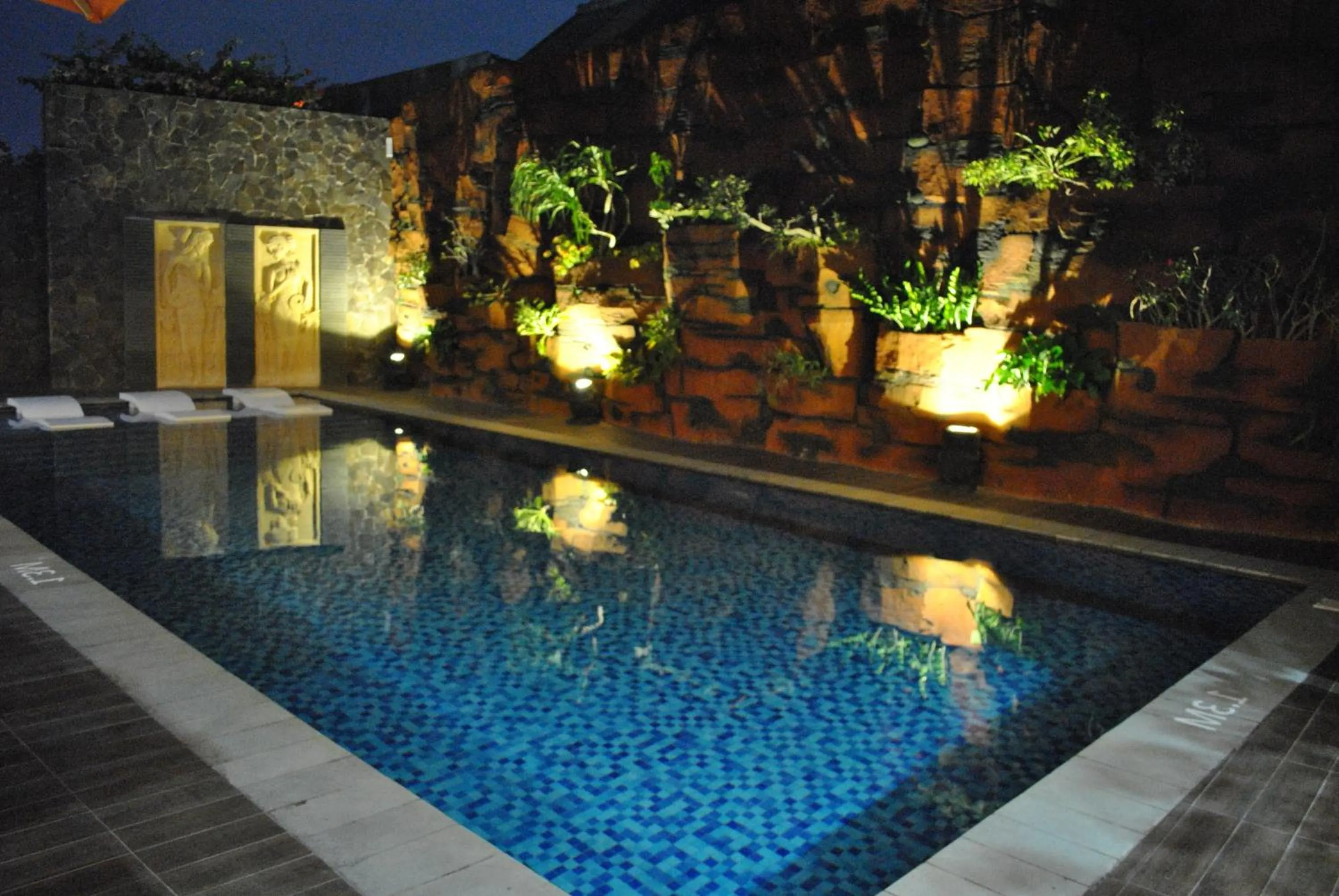 Swimming pool in Hotel Arjuna