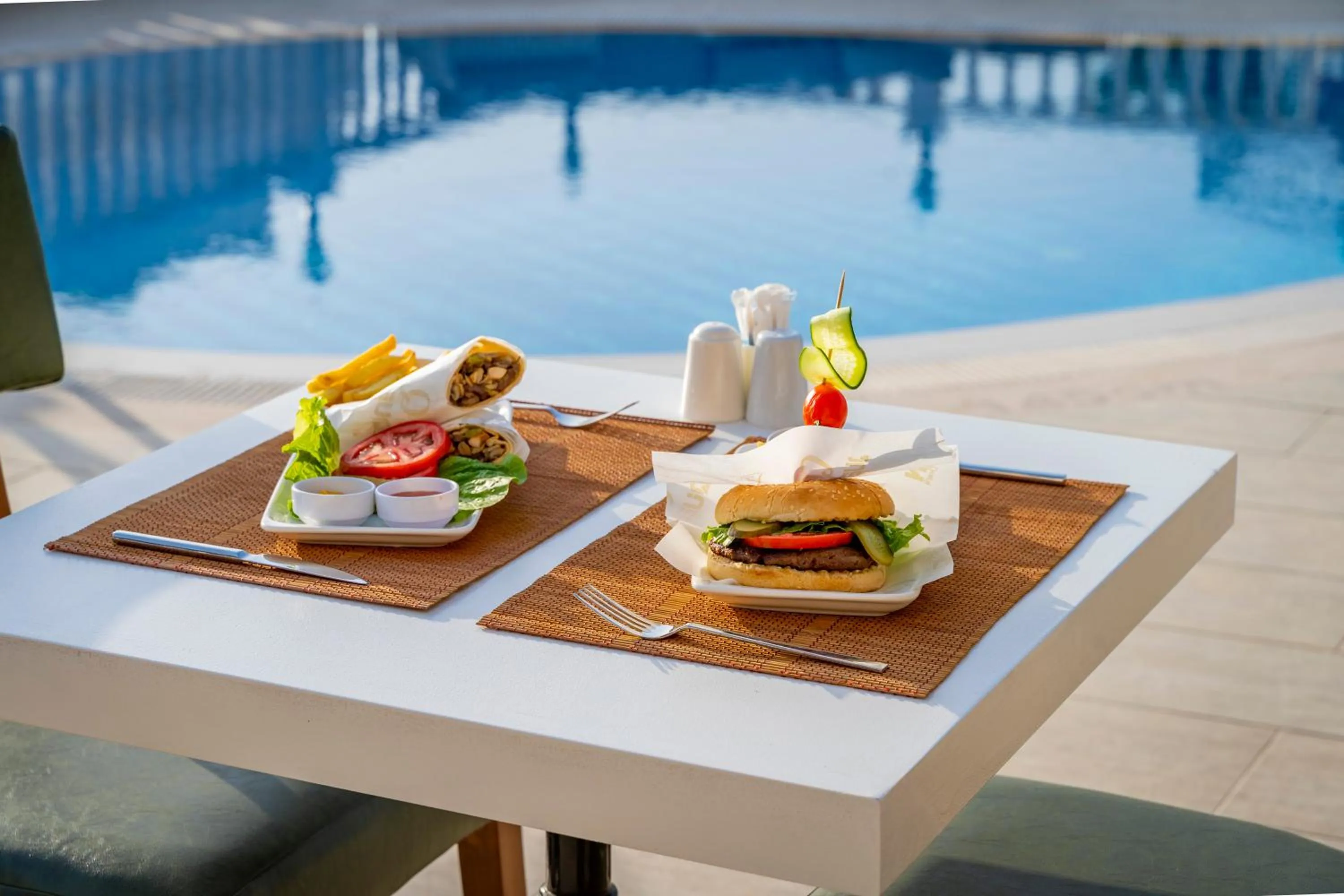 Food and drinks in Queen Boutique Hotel