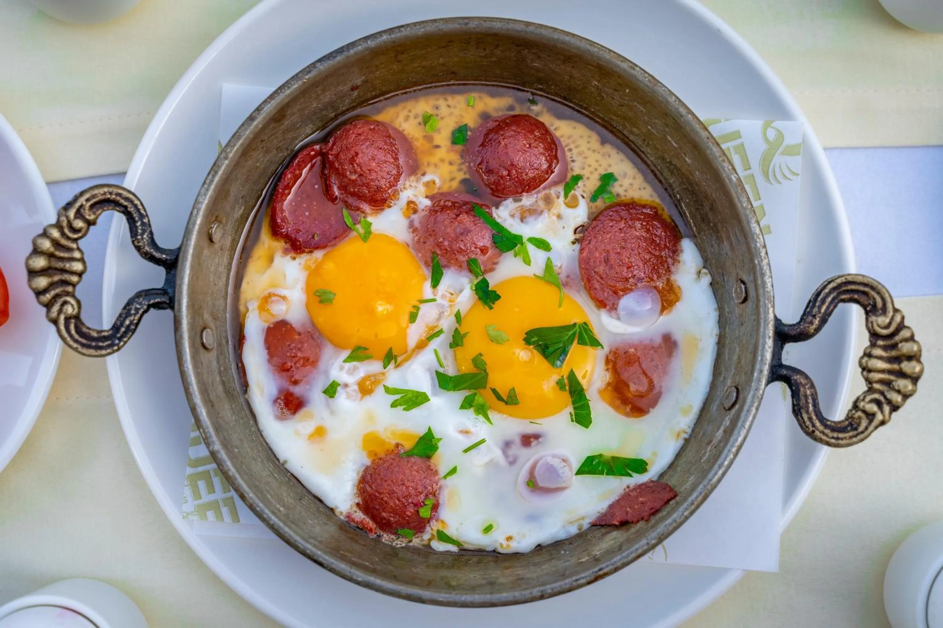 Restaurant/places to eat, Food in Queen Boutique Hotel