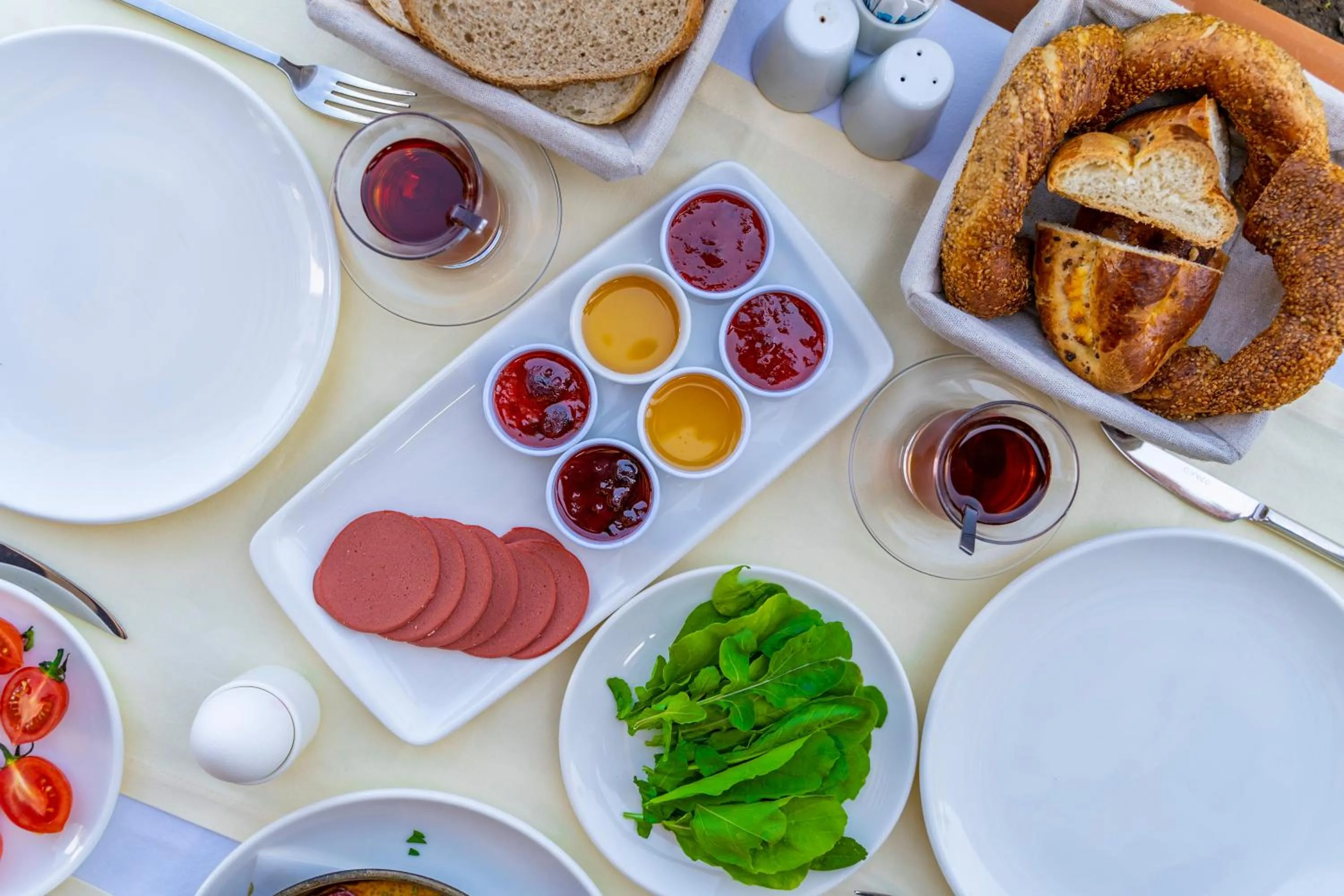 Restaurant/places to eat in Queen Boutique Hotel