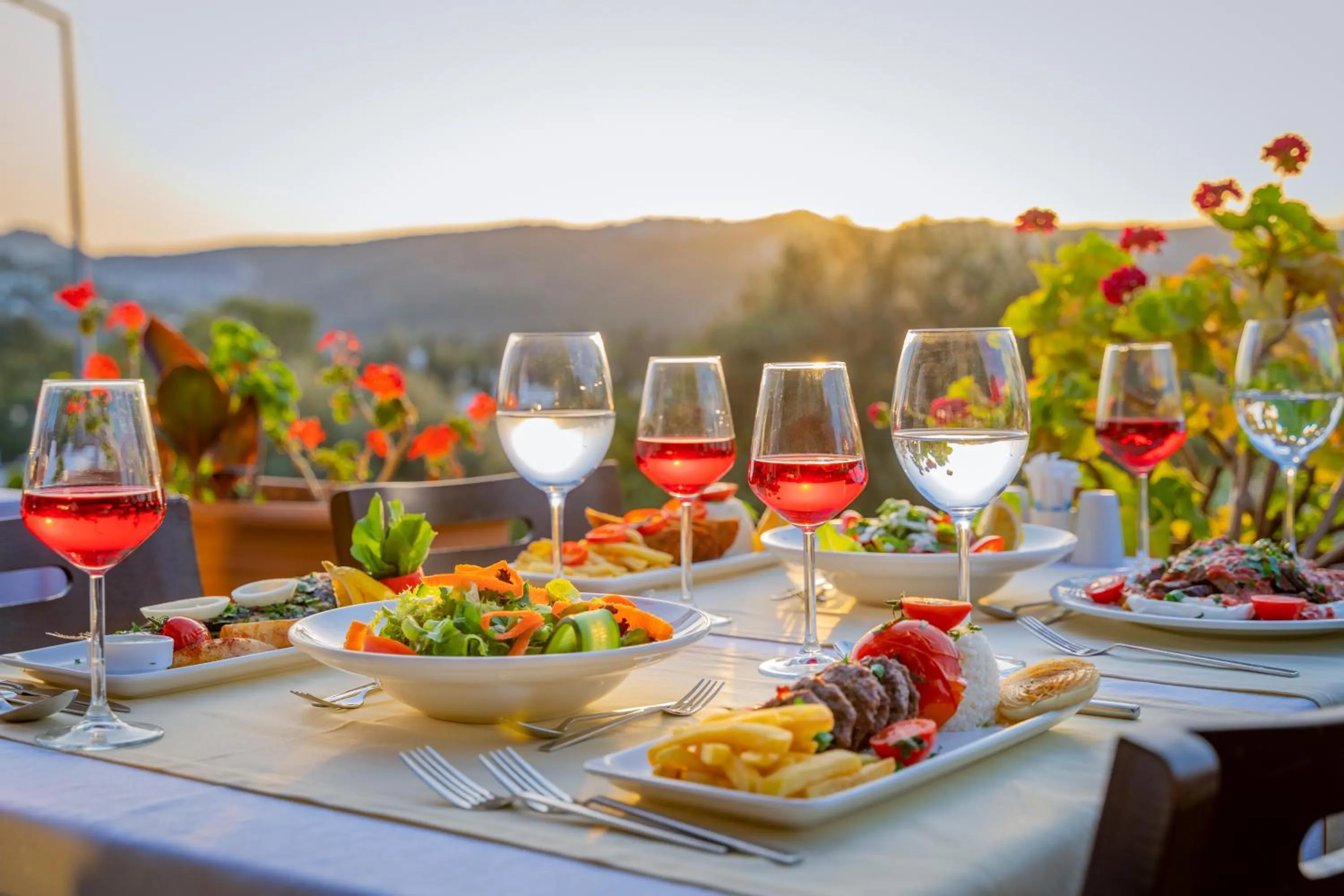 Restaurant/places to eat in Queen Boutique Hotel