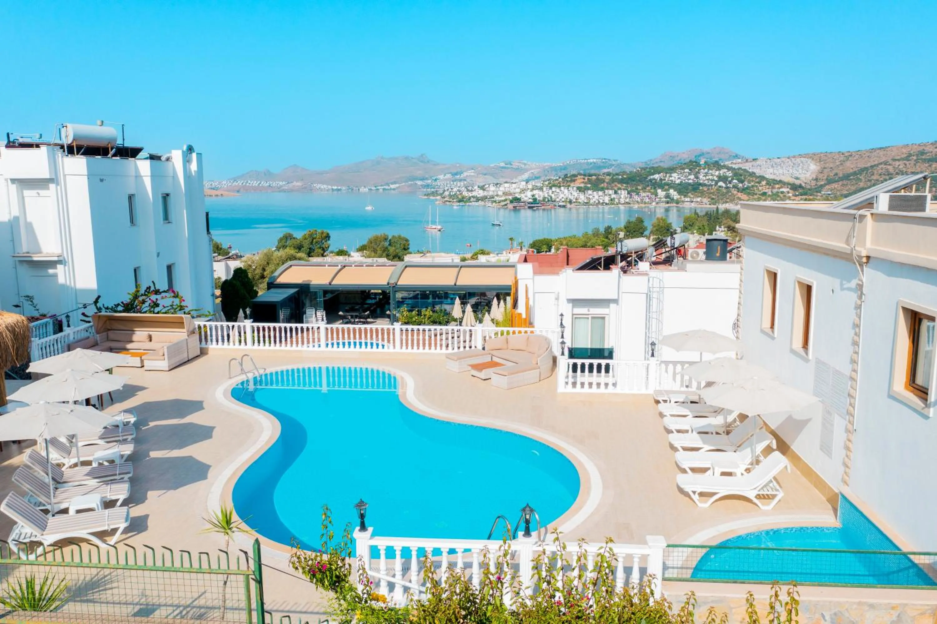 Pool View in Queen Boutique Hotel