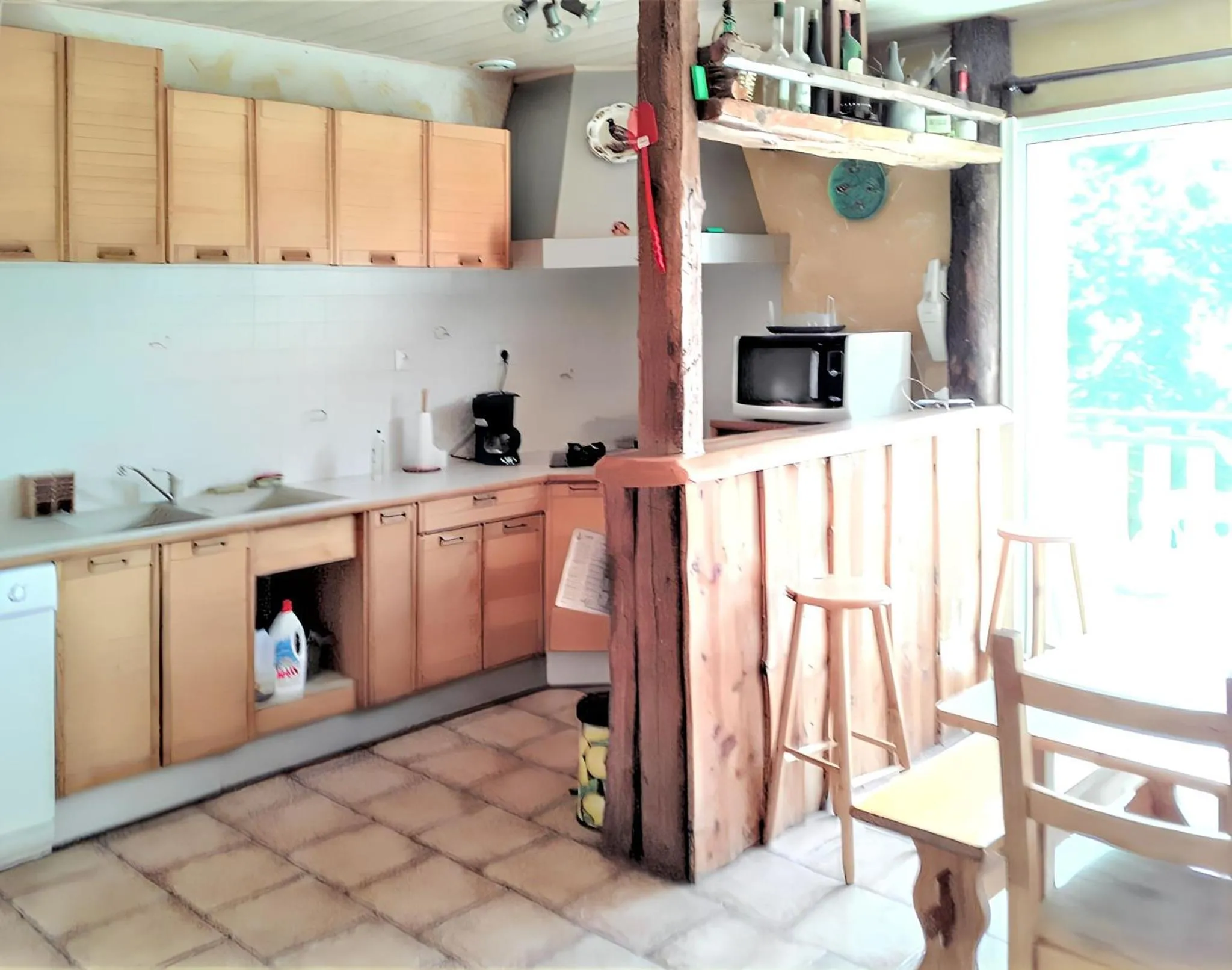 Kitchen or kitchenette in Appartement accueillant à Selonnet de 80 m² avec piscine partagée