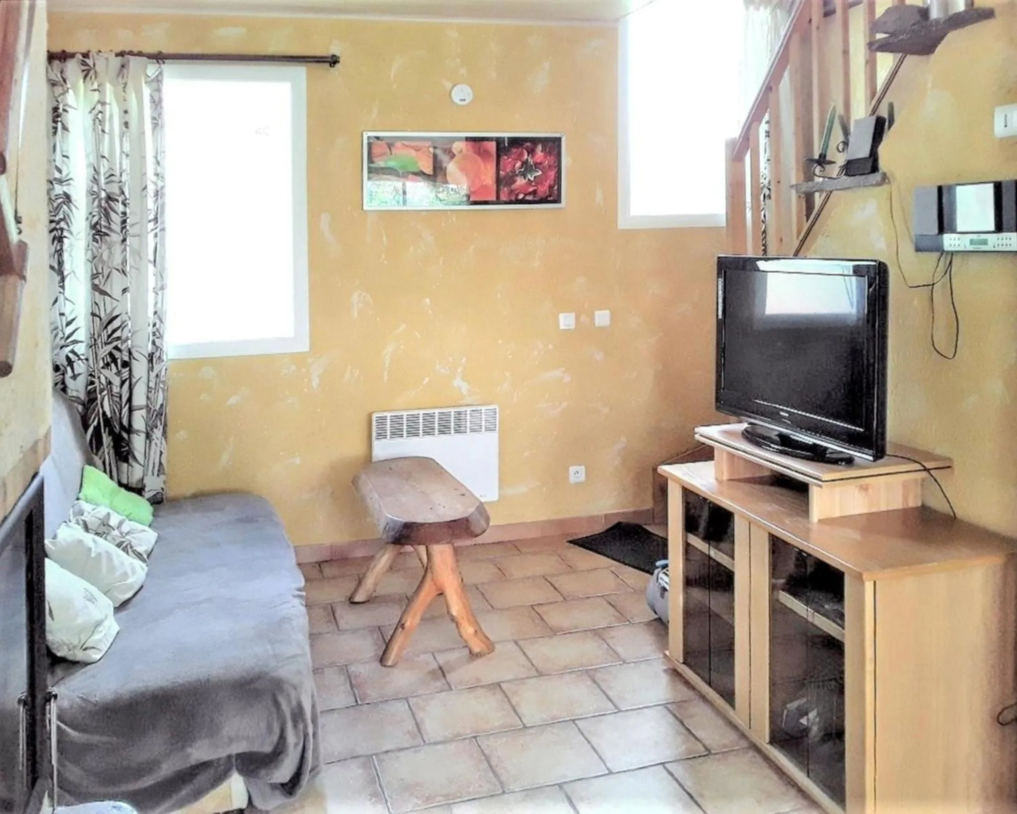 Living room in Appartement accueillant à Selonnet de 80 m² avec piscine partagée
