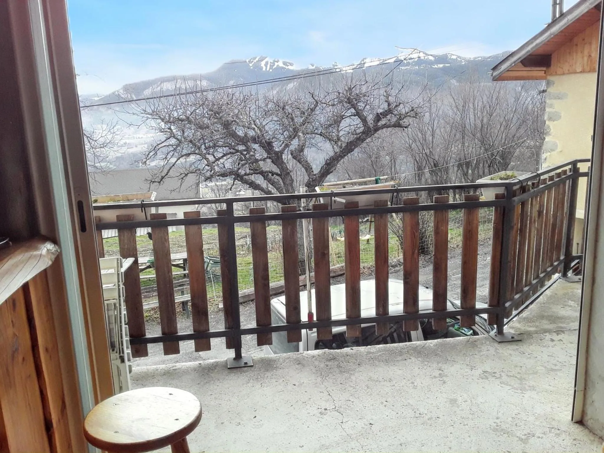 Balcony/Terrace in Appartement accueillant à Selonnet de 80 m² avec piscine partagée