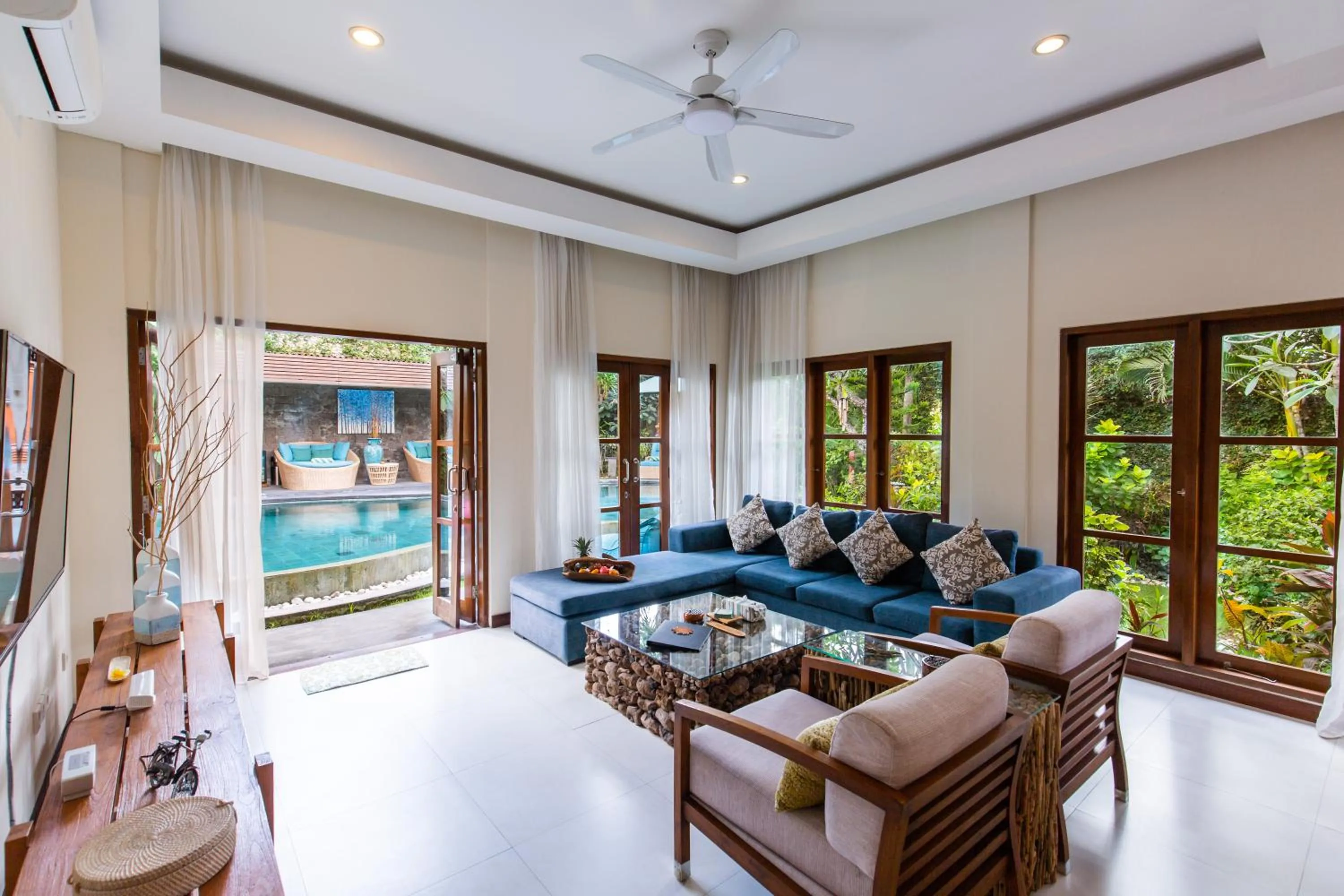 TV and multimedia in Delight ART Villas