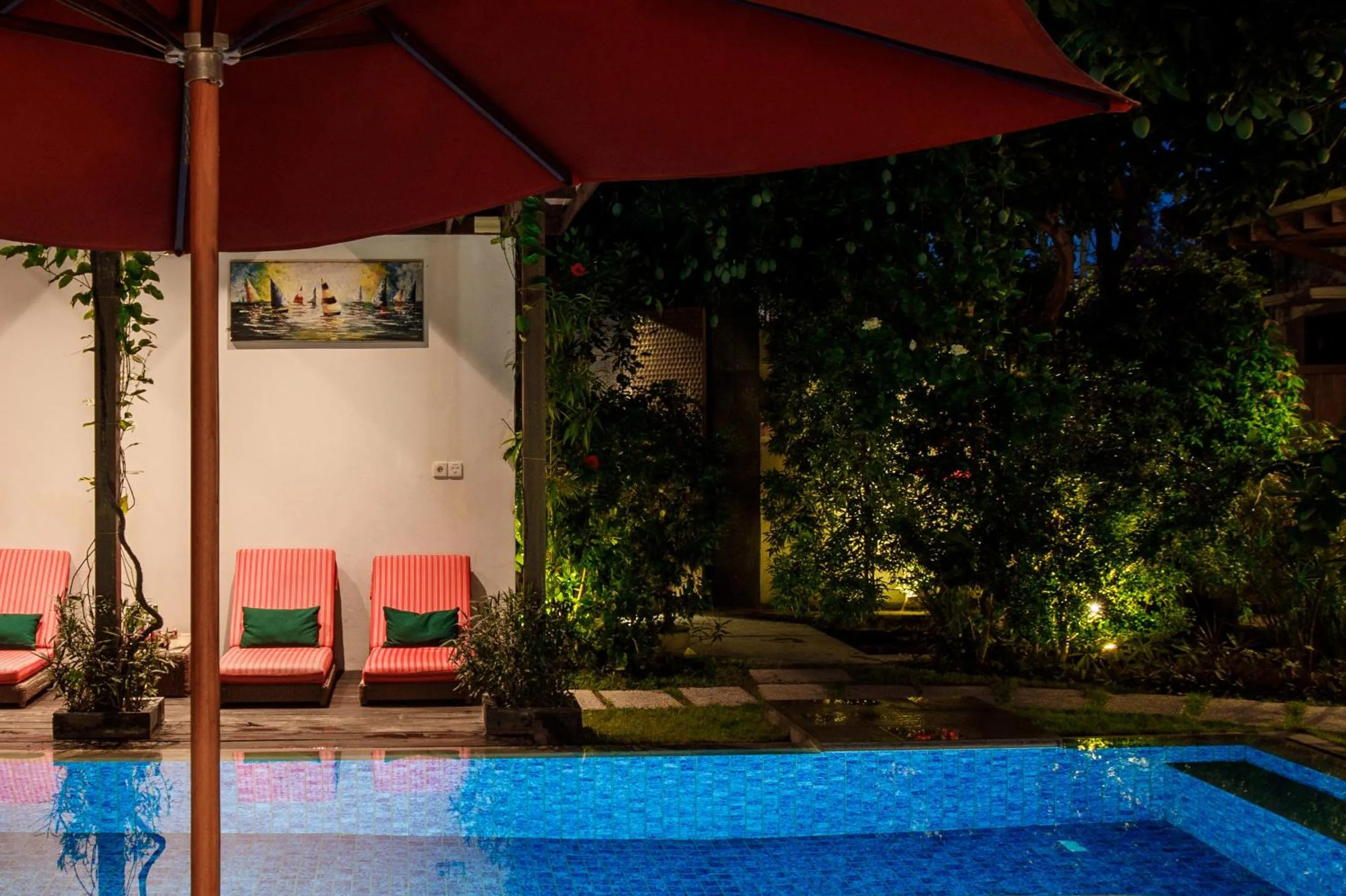 Patio in Delight ART Villas