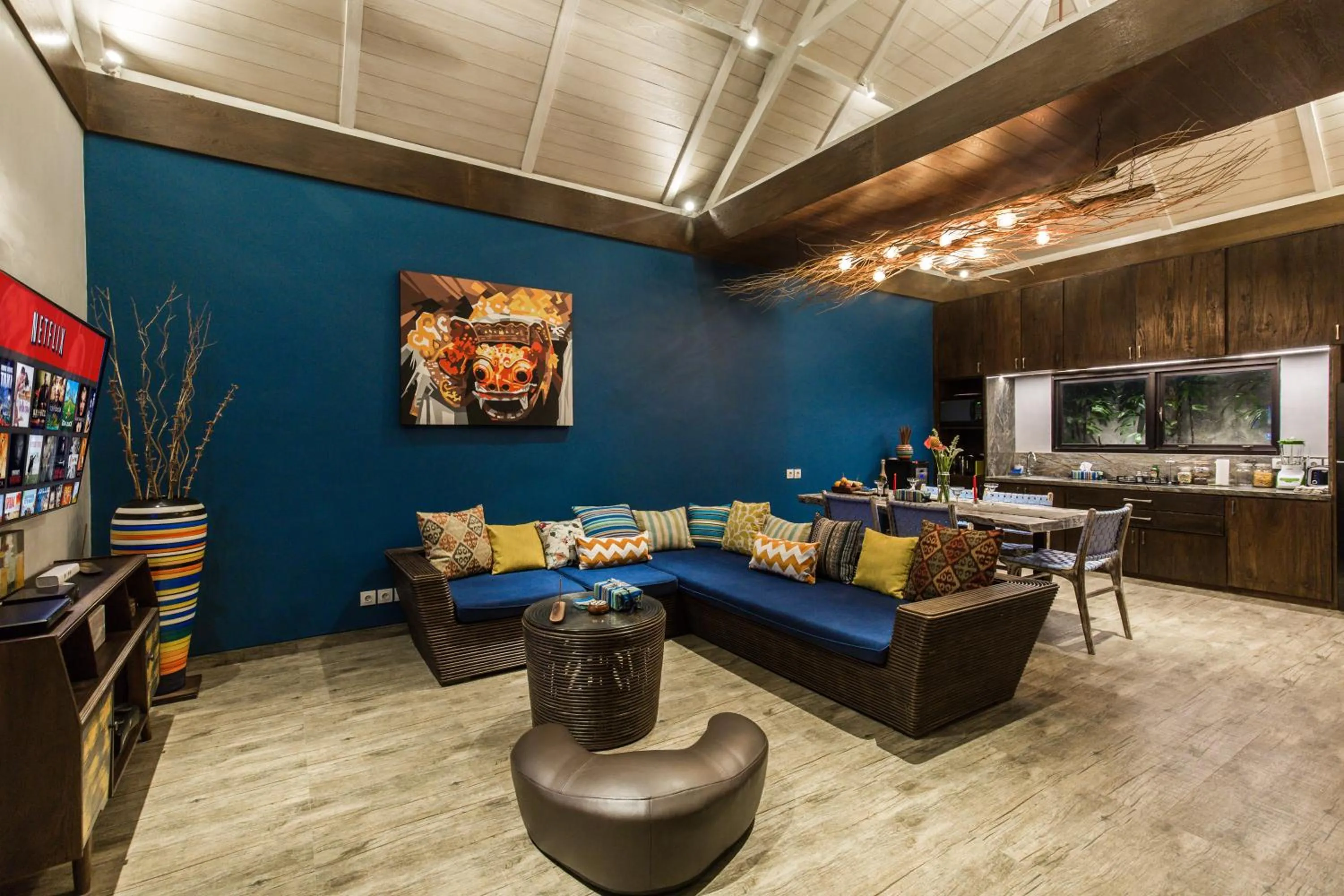 Communal lounge/ TV room in Delight ART Villas