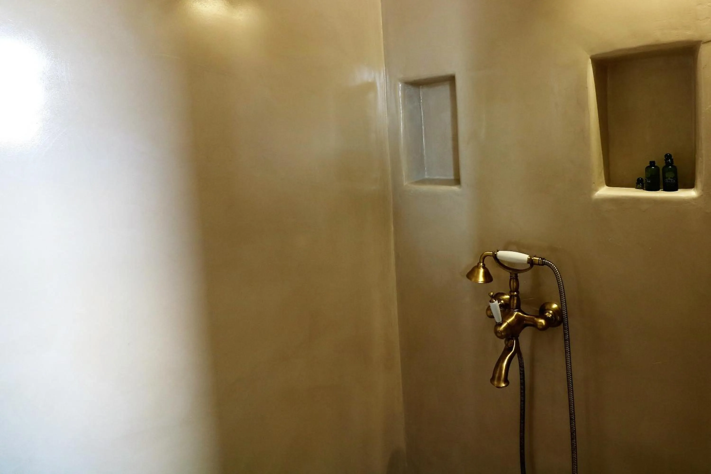 Bathroom in Avra Pahainas