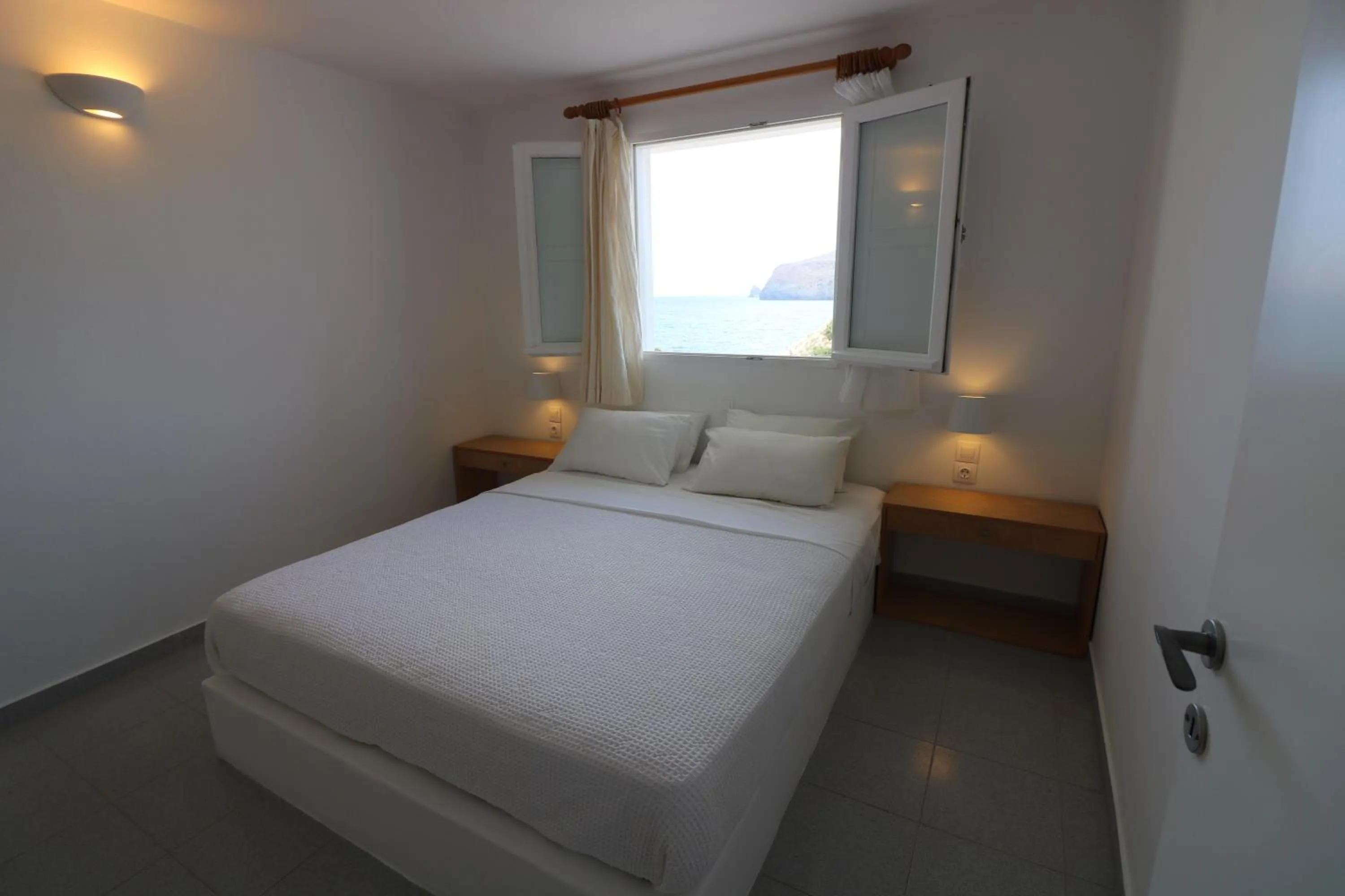 Bed in Avra Pahainas