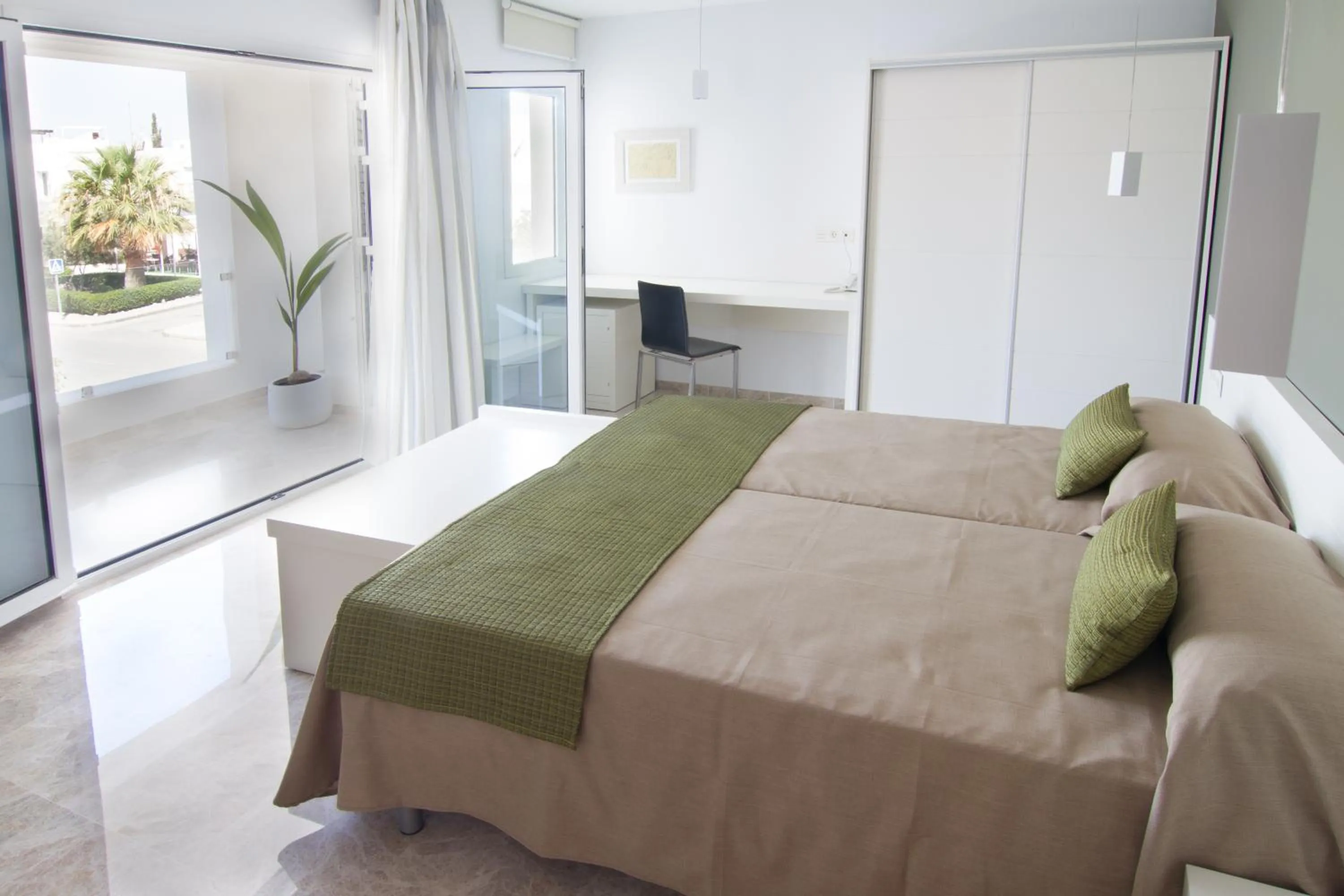 Photo of the whole room, Bed in Hotel Senderos