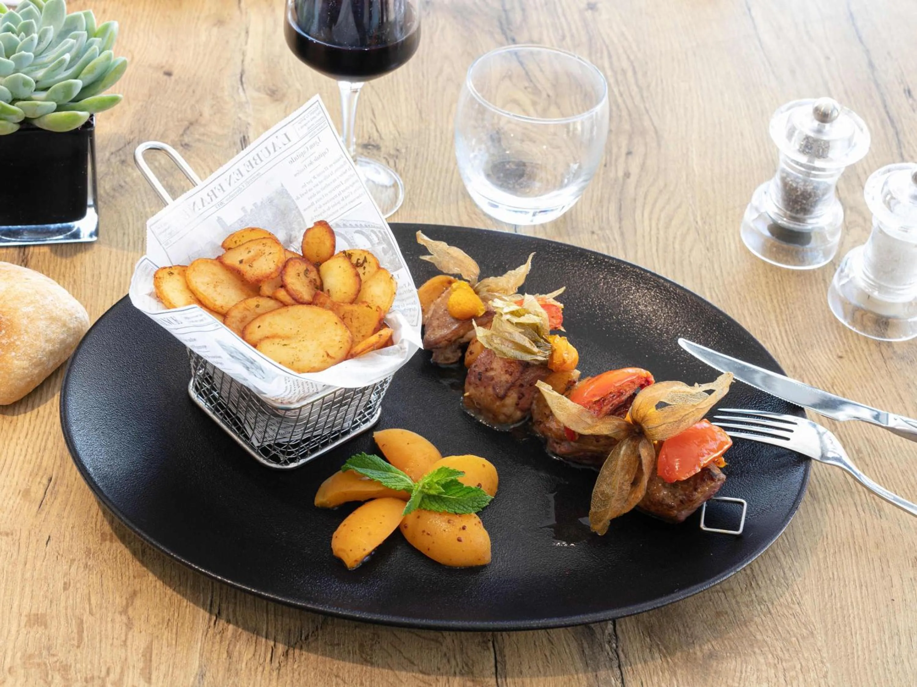 Restaurant/places to eat in ibis budget Montpellier Sud Près d'Arènes