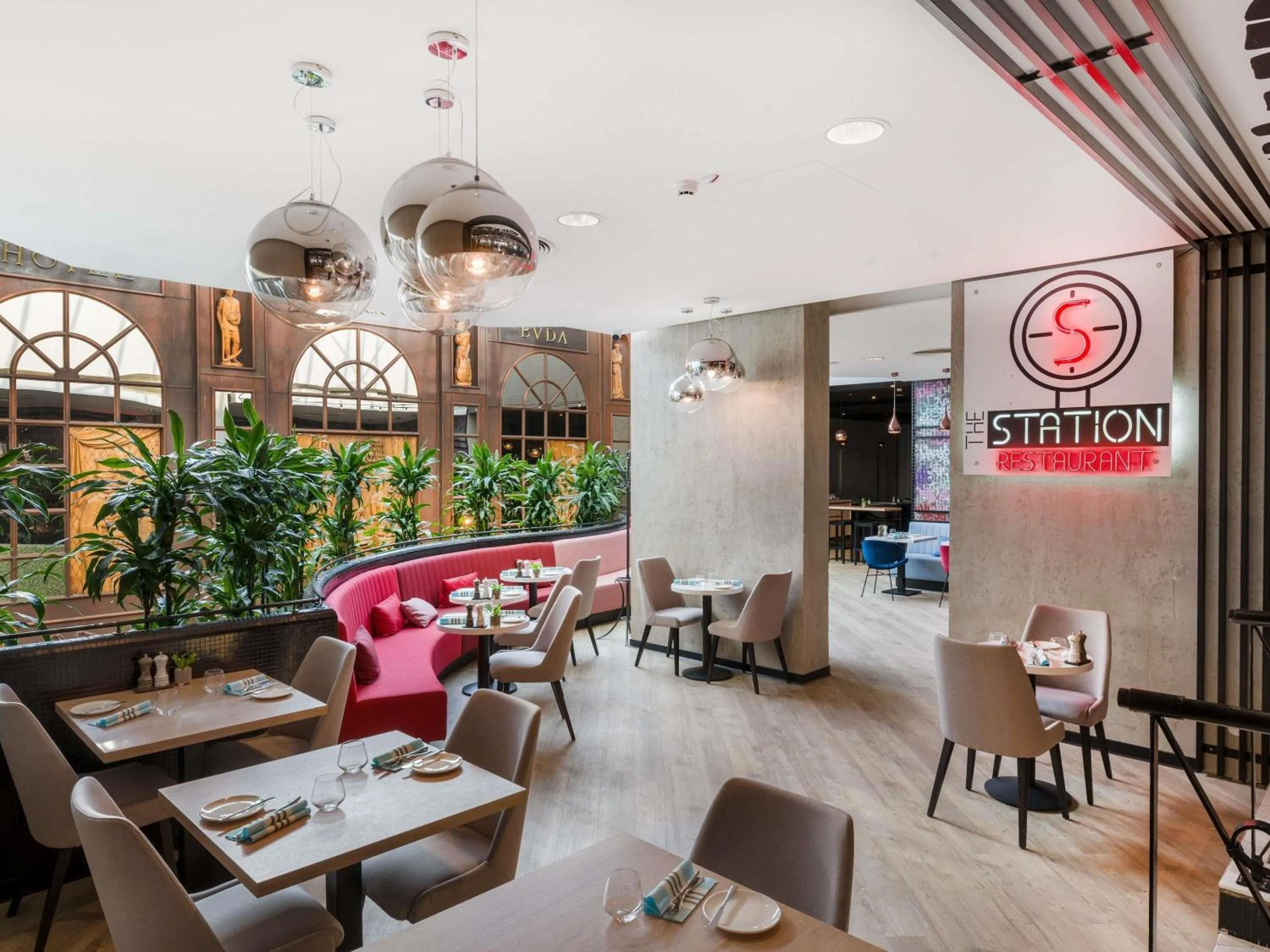 Restaurant/places to eat in ibis Budapest Castle Hill