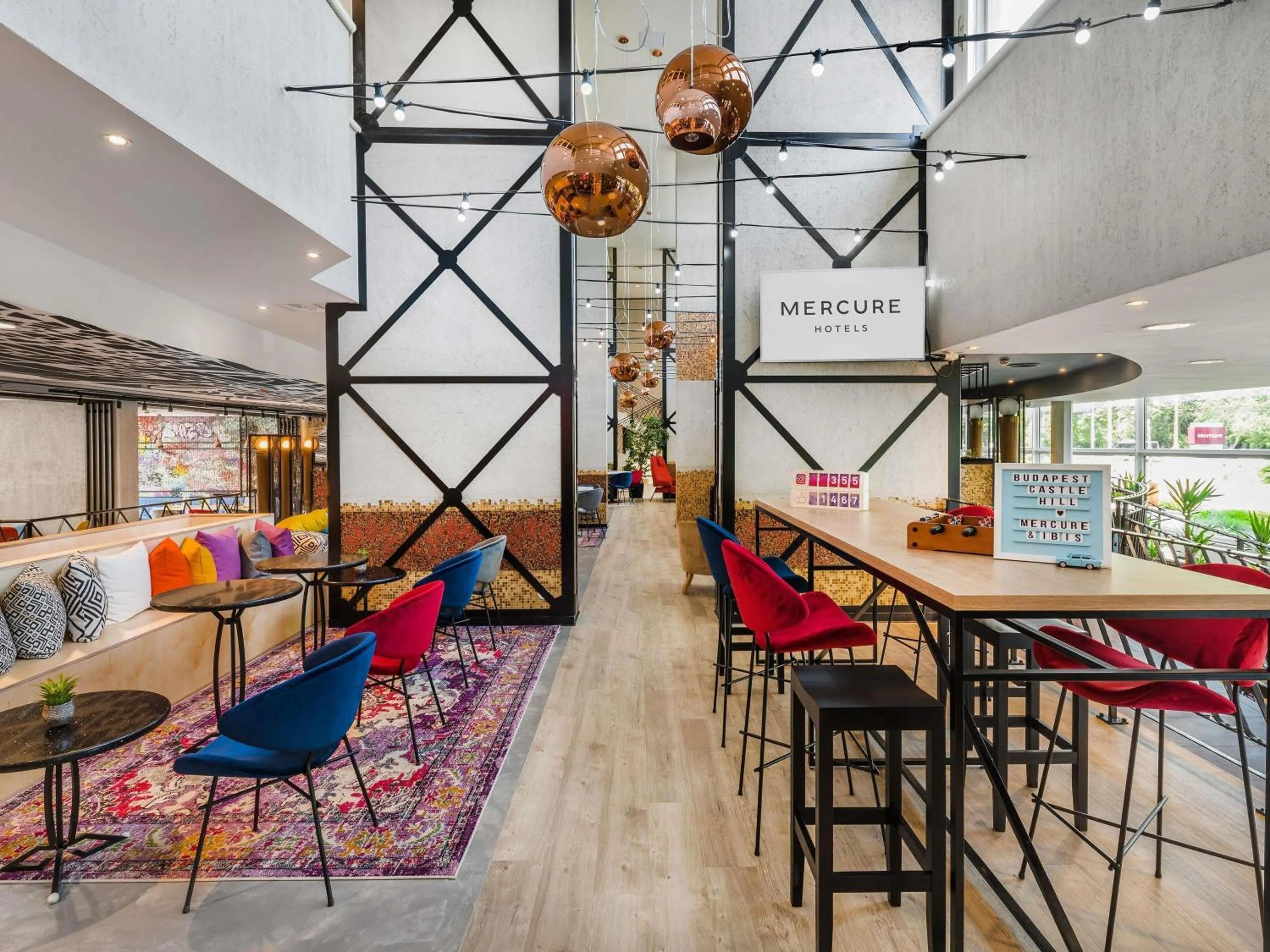 Lounge or bar in ibis Budapest Castle Hill