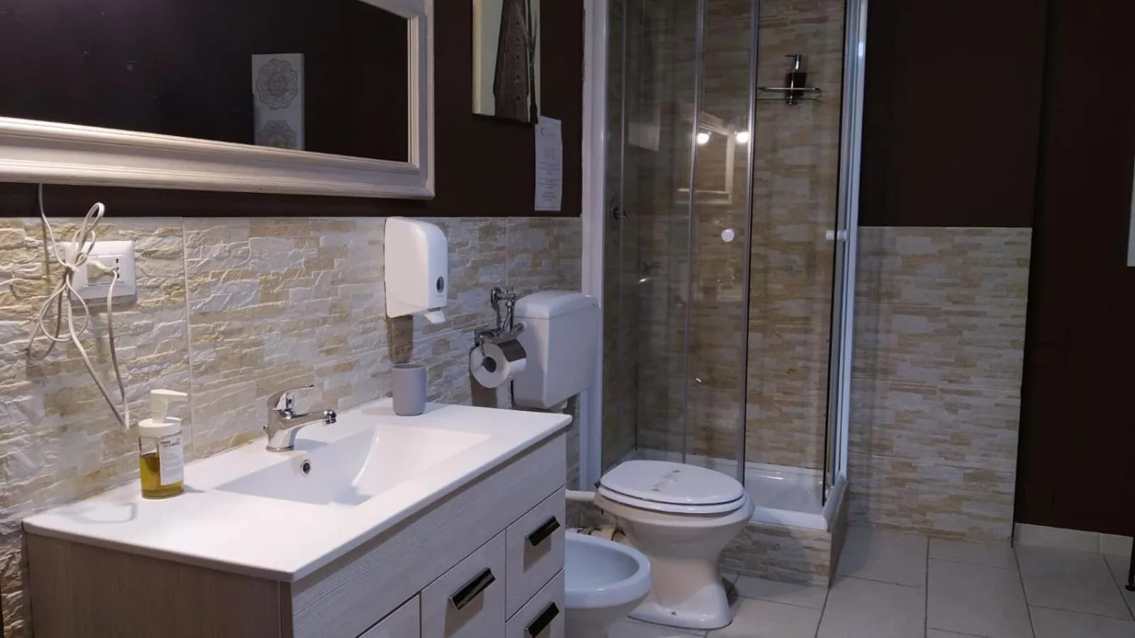 Shower in CconfortHotels R&B Dolci Emozioni